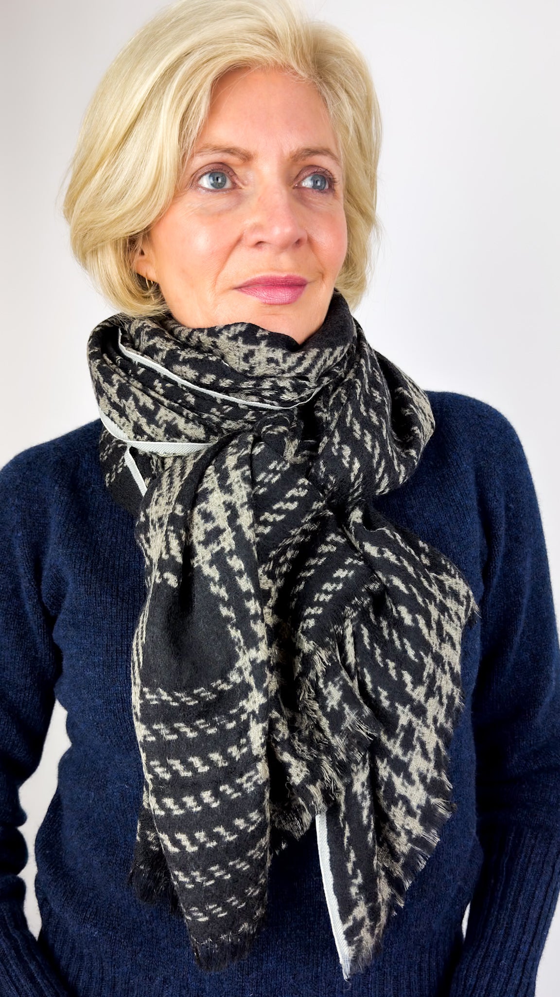 Épice Tweed Scarf Black