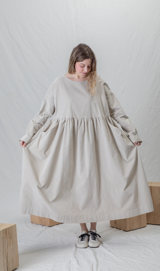 Album V Round-Neck Dress Oatmeal PRE-ORDER
