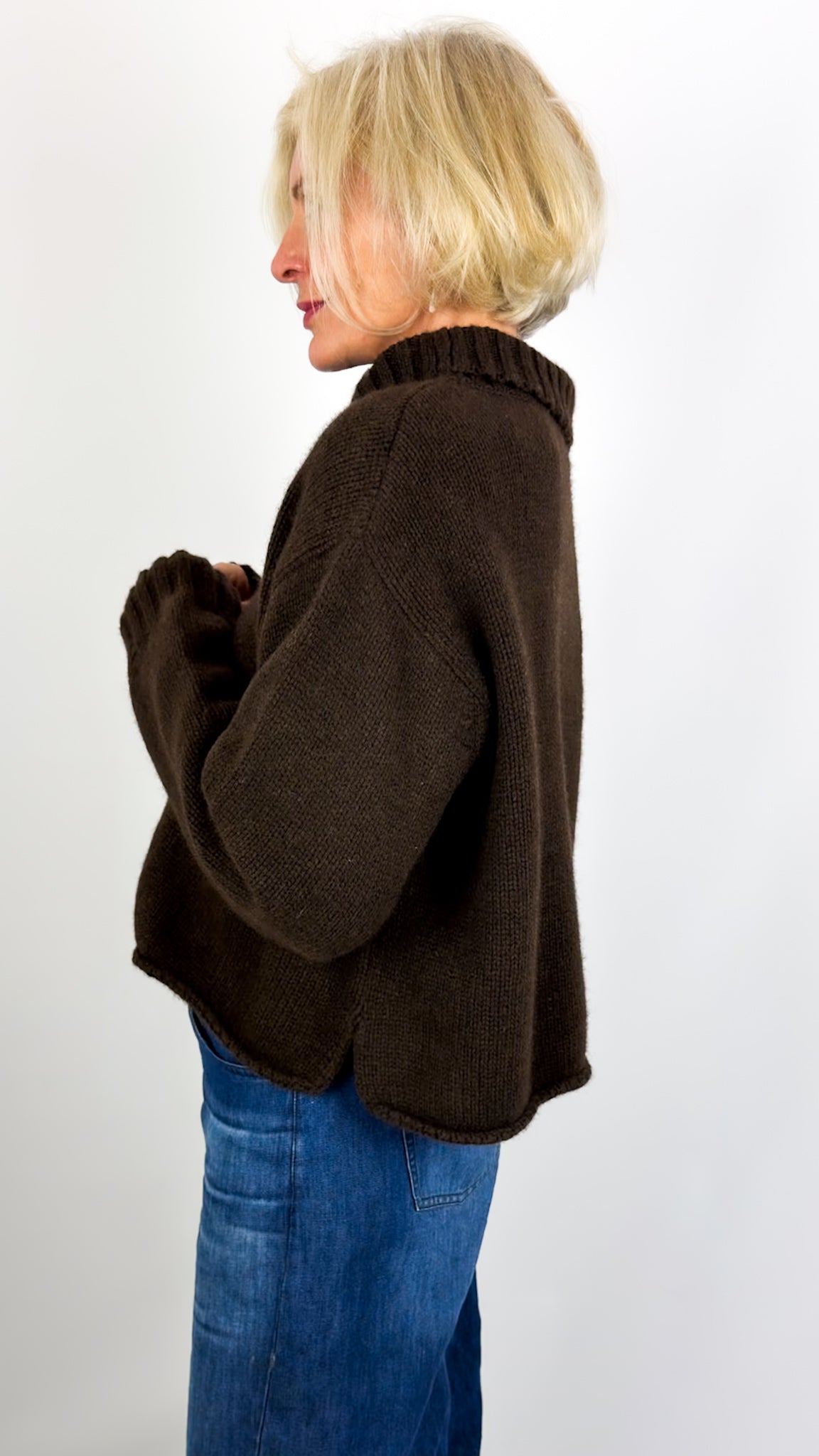 Cordelia James Short Roger Jumper Chocolate