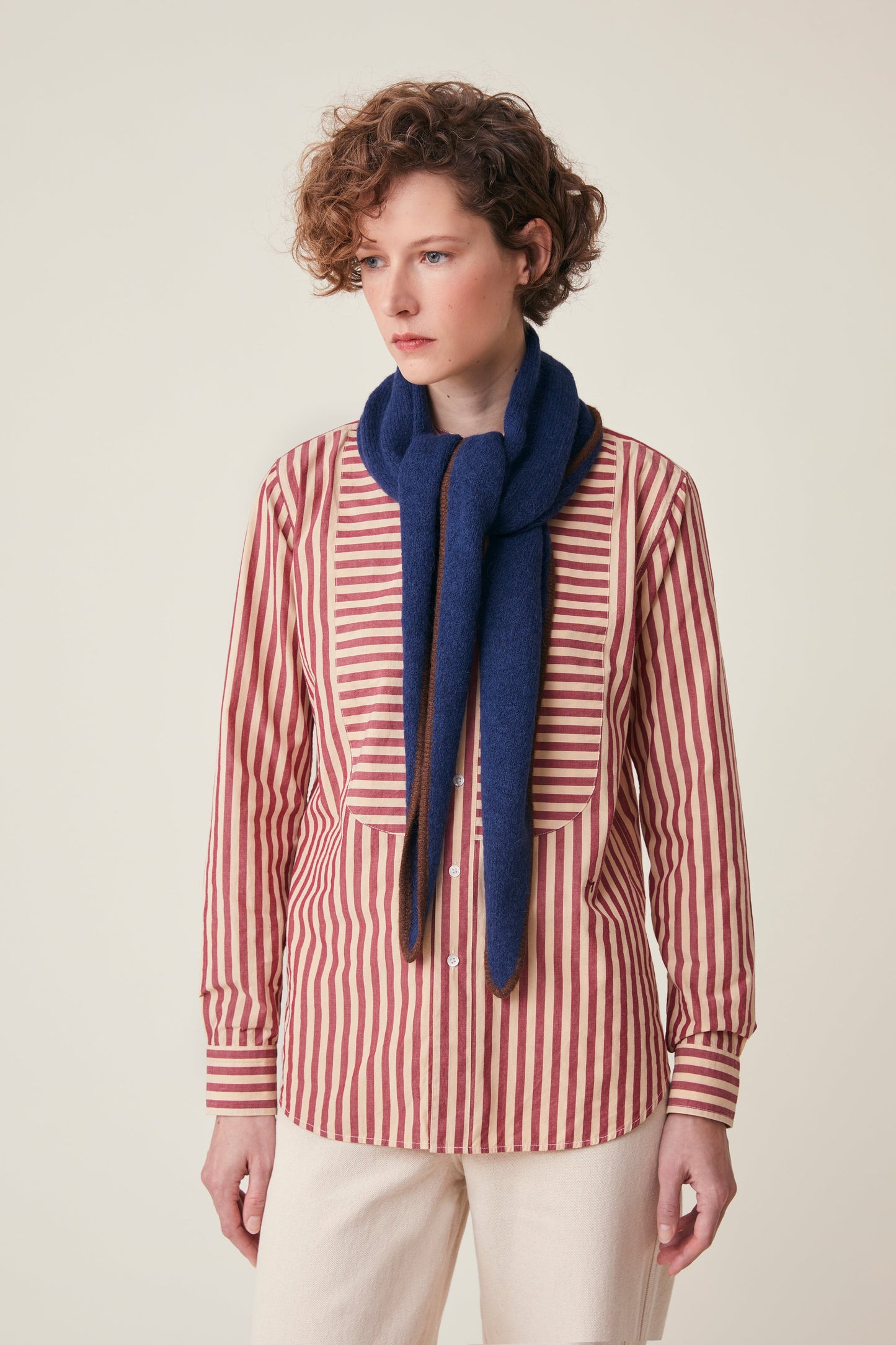 Mois Mont Elly Scarf Comedia