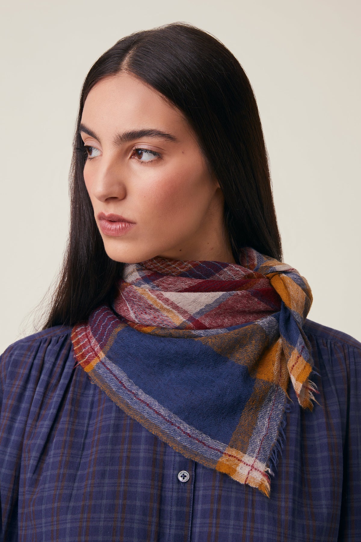 Mois Mont Chai Scarf Velvet