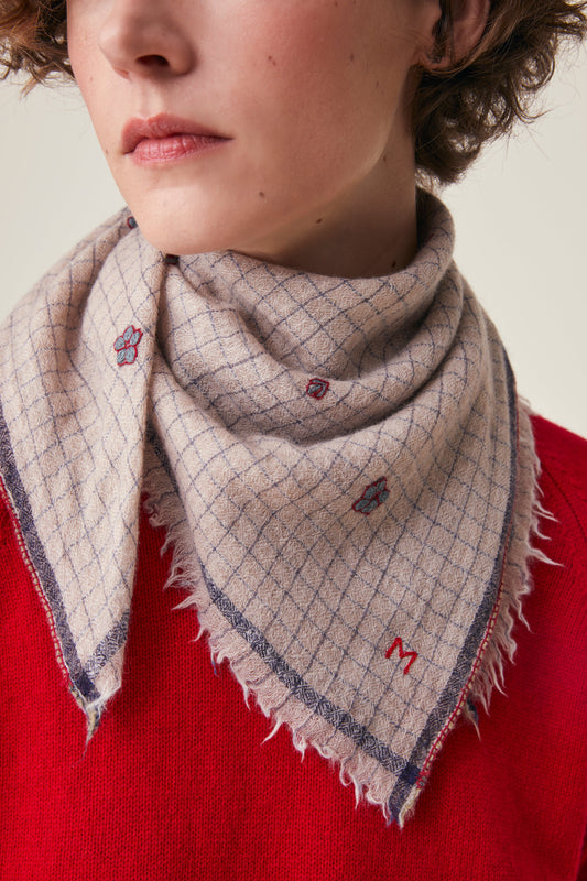 Mois Mont Idol Scarf Embroidered Tragedy