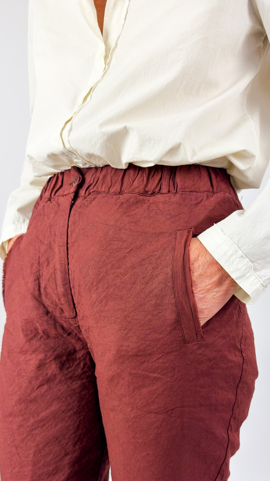Aequamente 205 Trousers Amarena