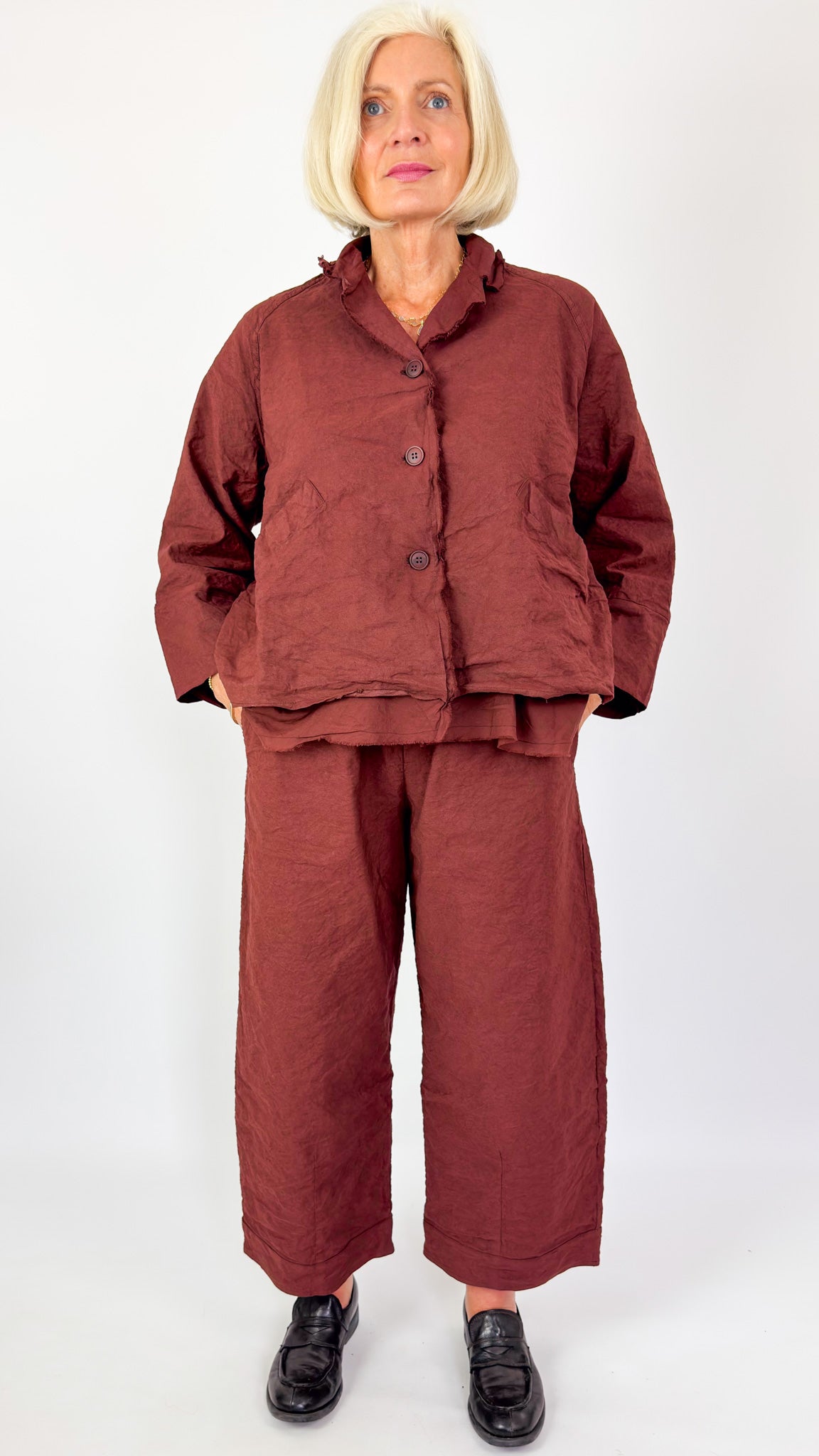 Aequamente 207 Trousers Amarena