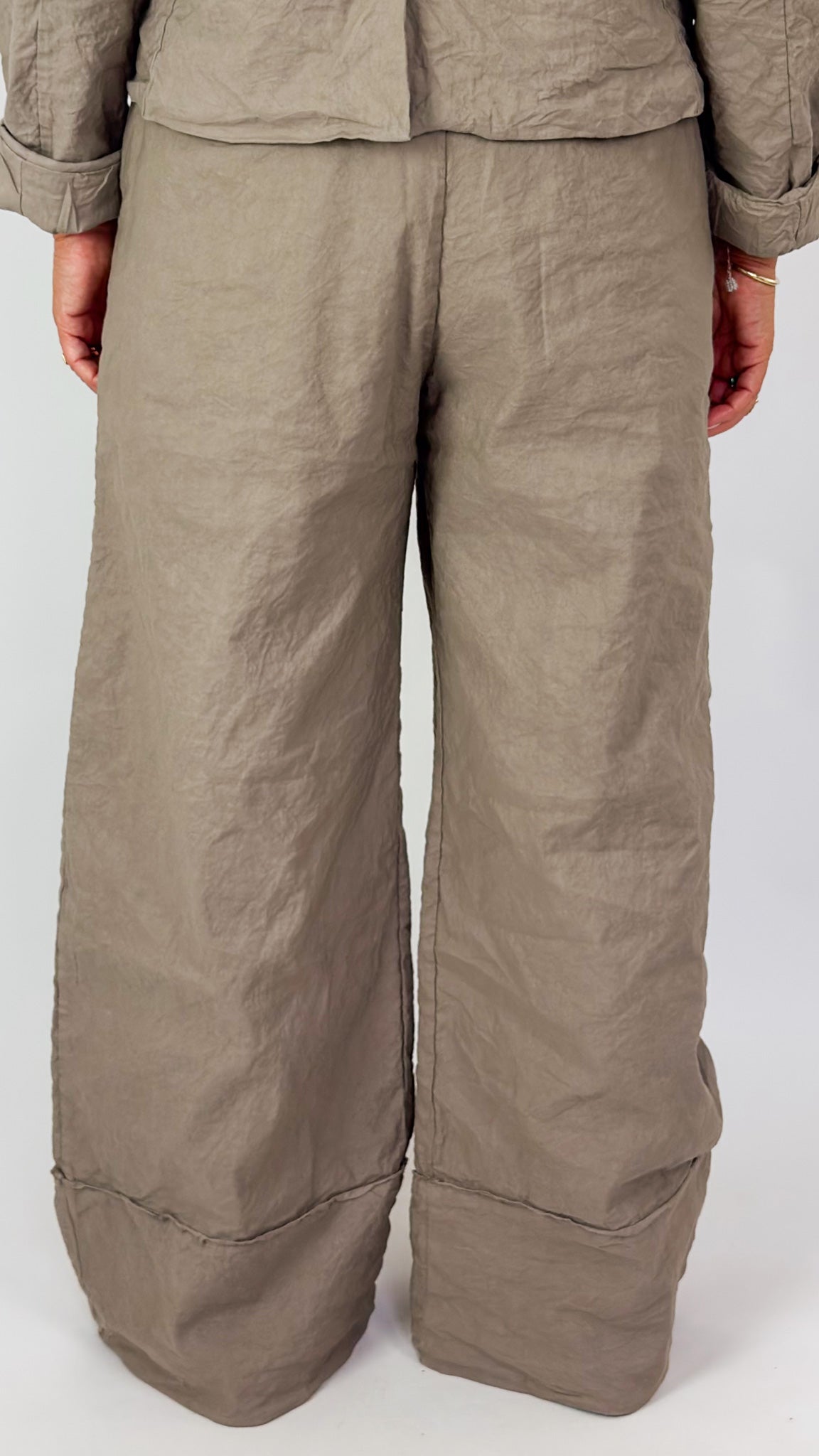 Aequamente 206 Trousers Tortora