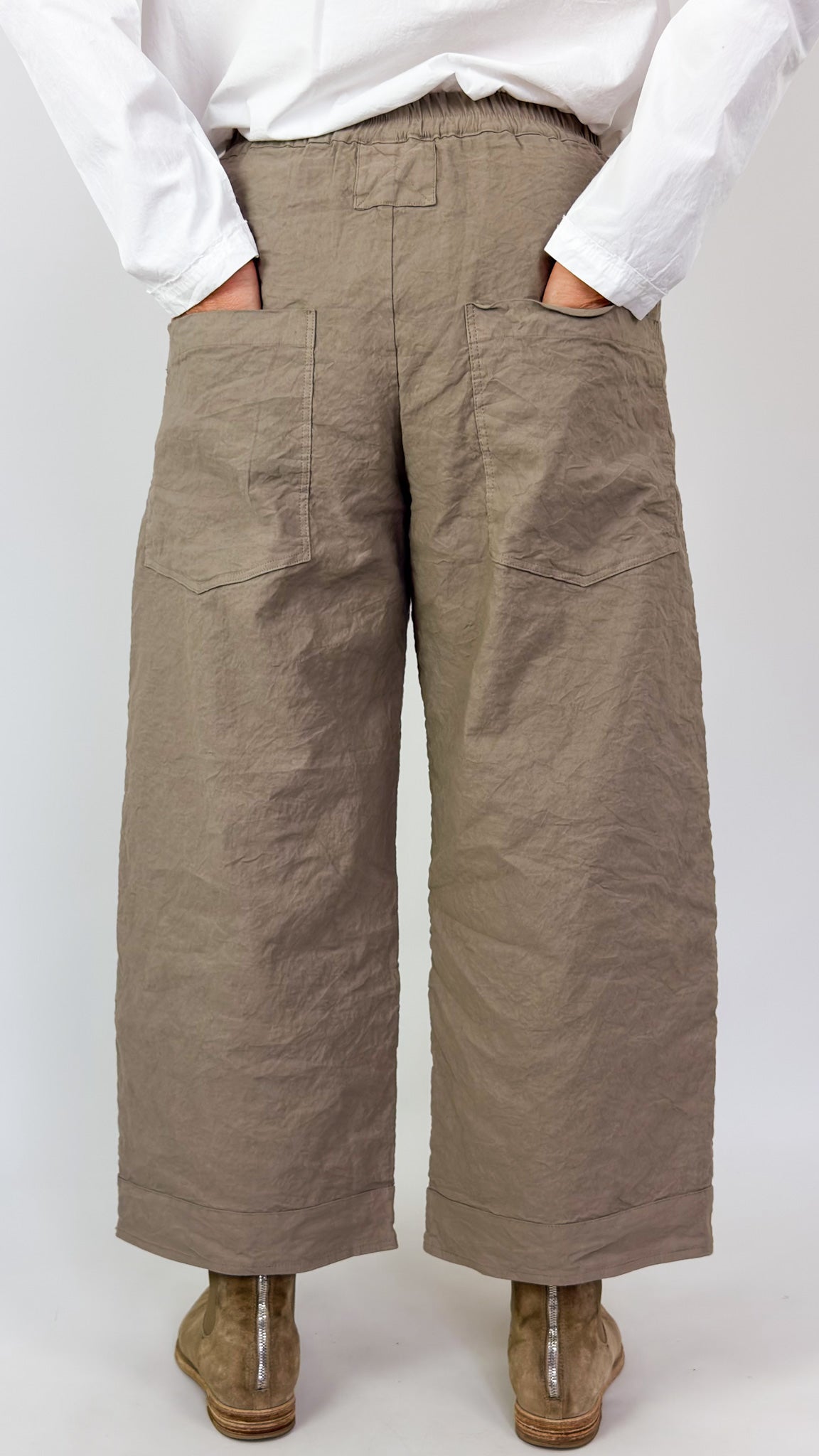 Aequamente 207 Trousers Tortora