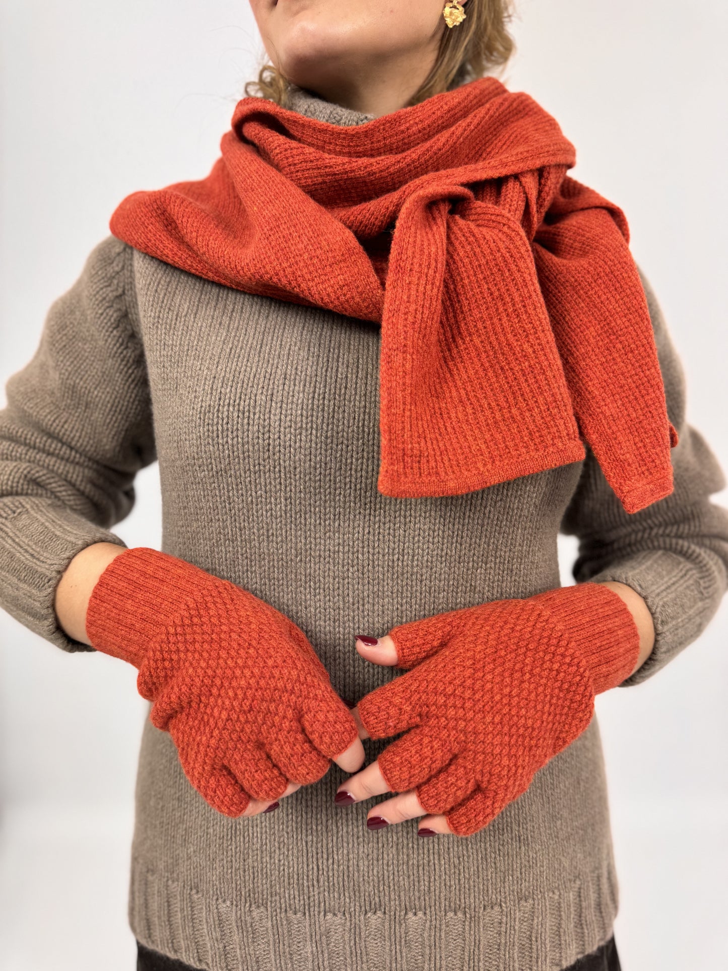 Cordelia James Moss Stitch Mittens