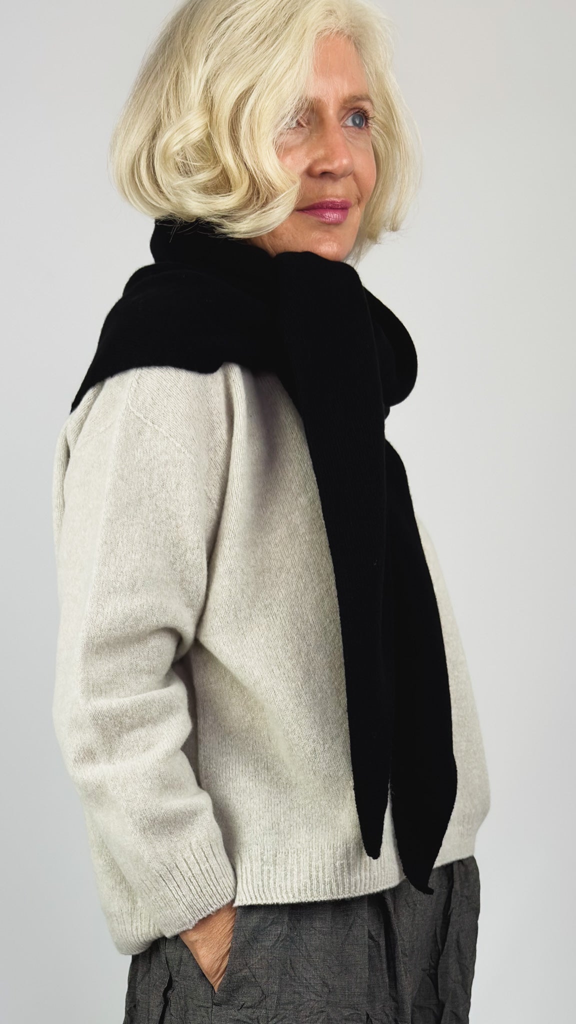 Pas De Calais 0655 Triangular Scarf Black