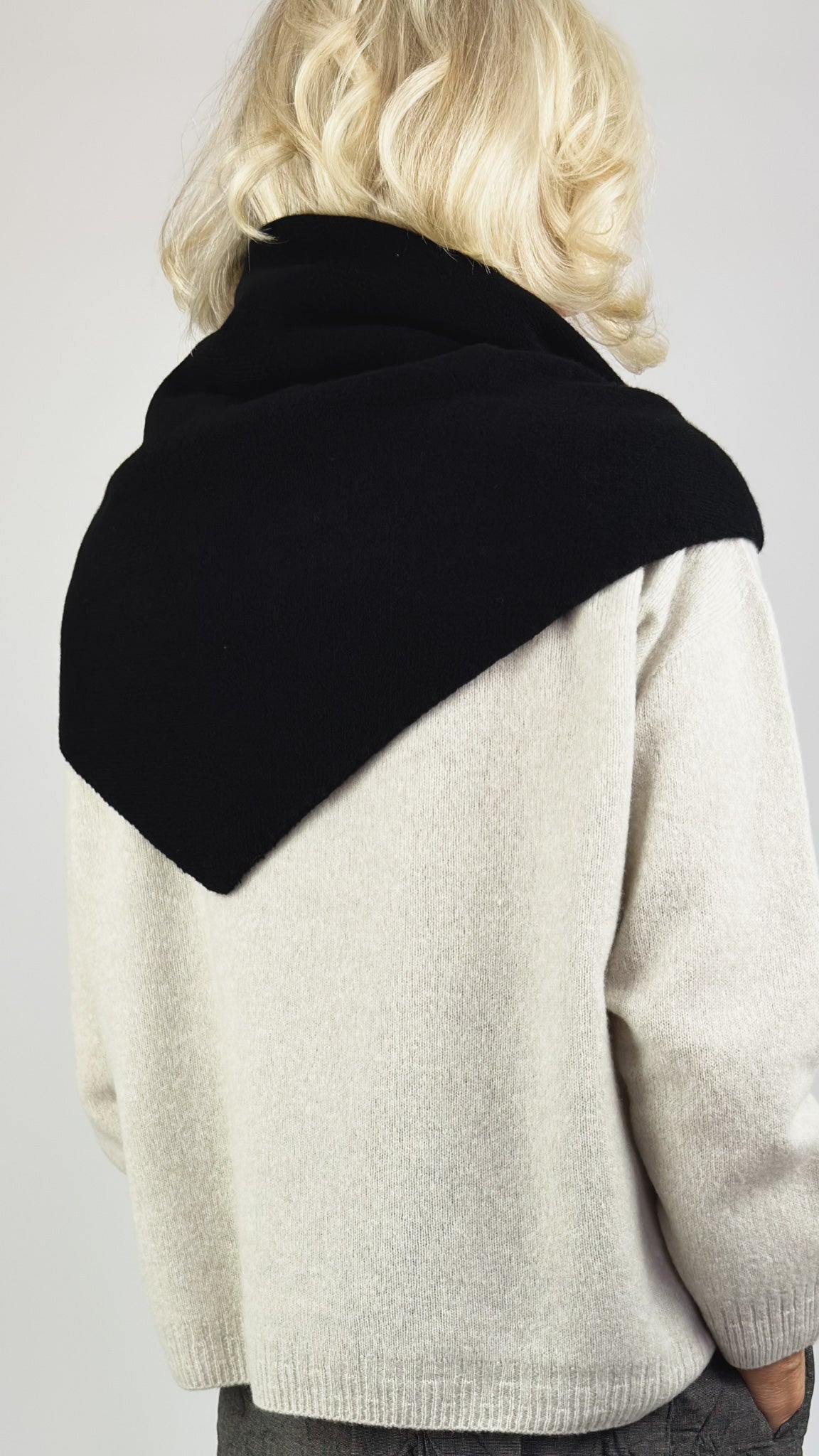 Pas De Calais 0655 Triangular Scarf Black