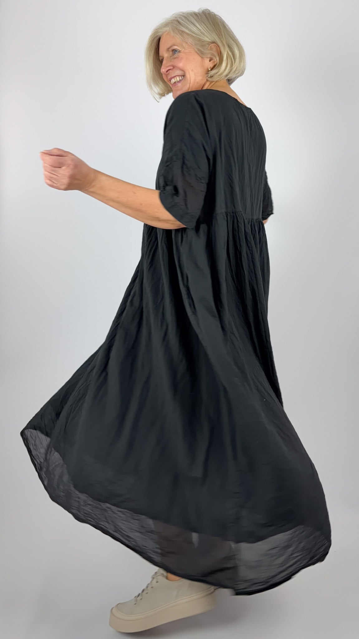 Neirami 230MU Dress Black