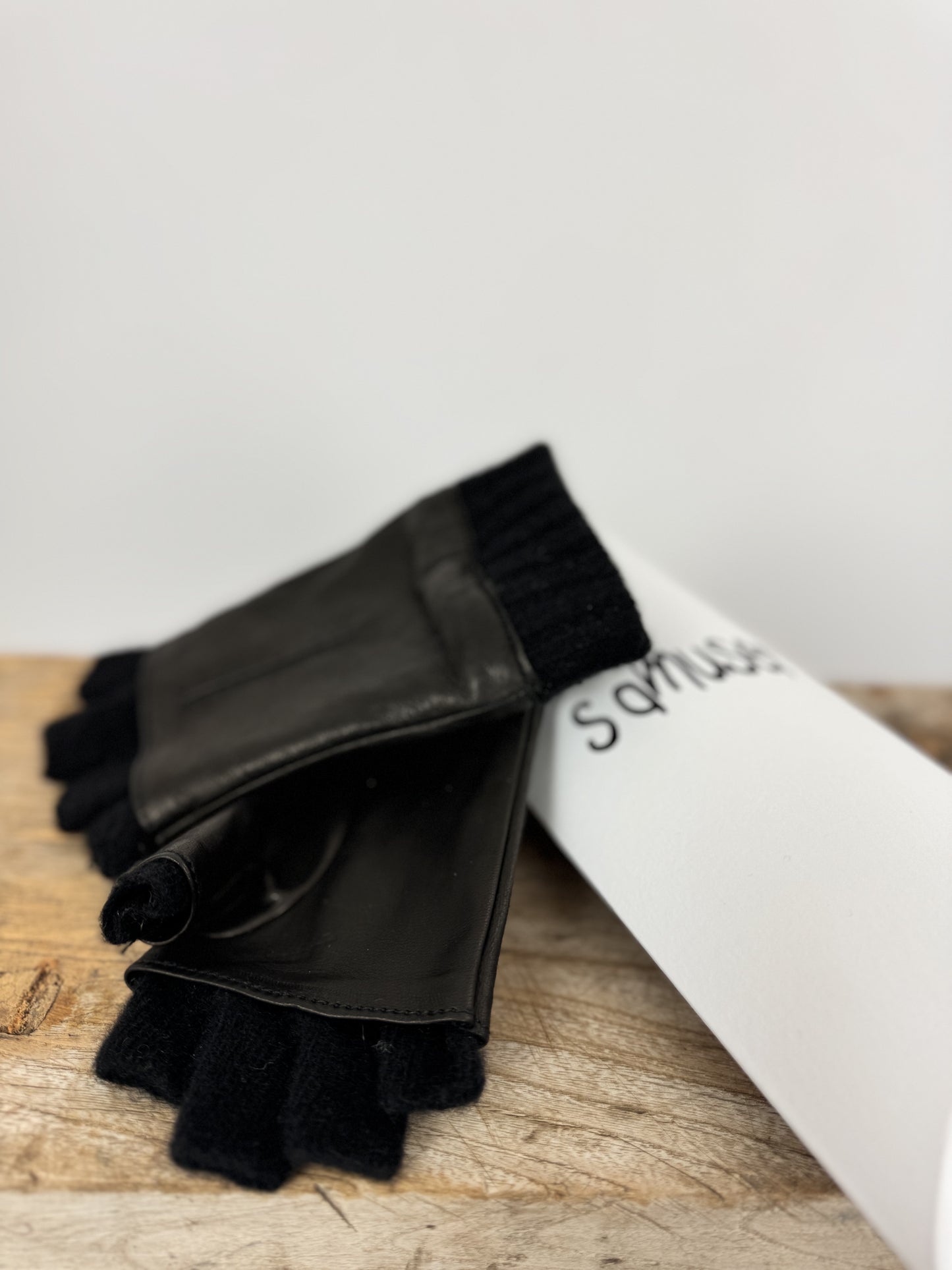 S'Amuser Chiese Gloves Black