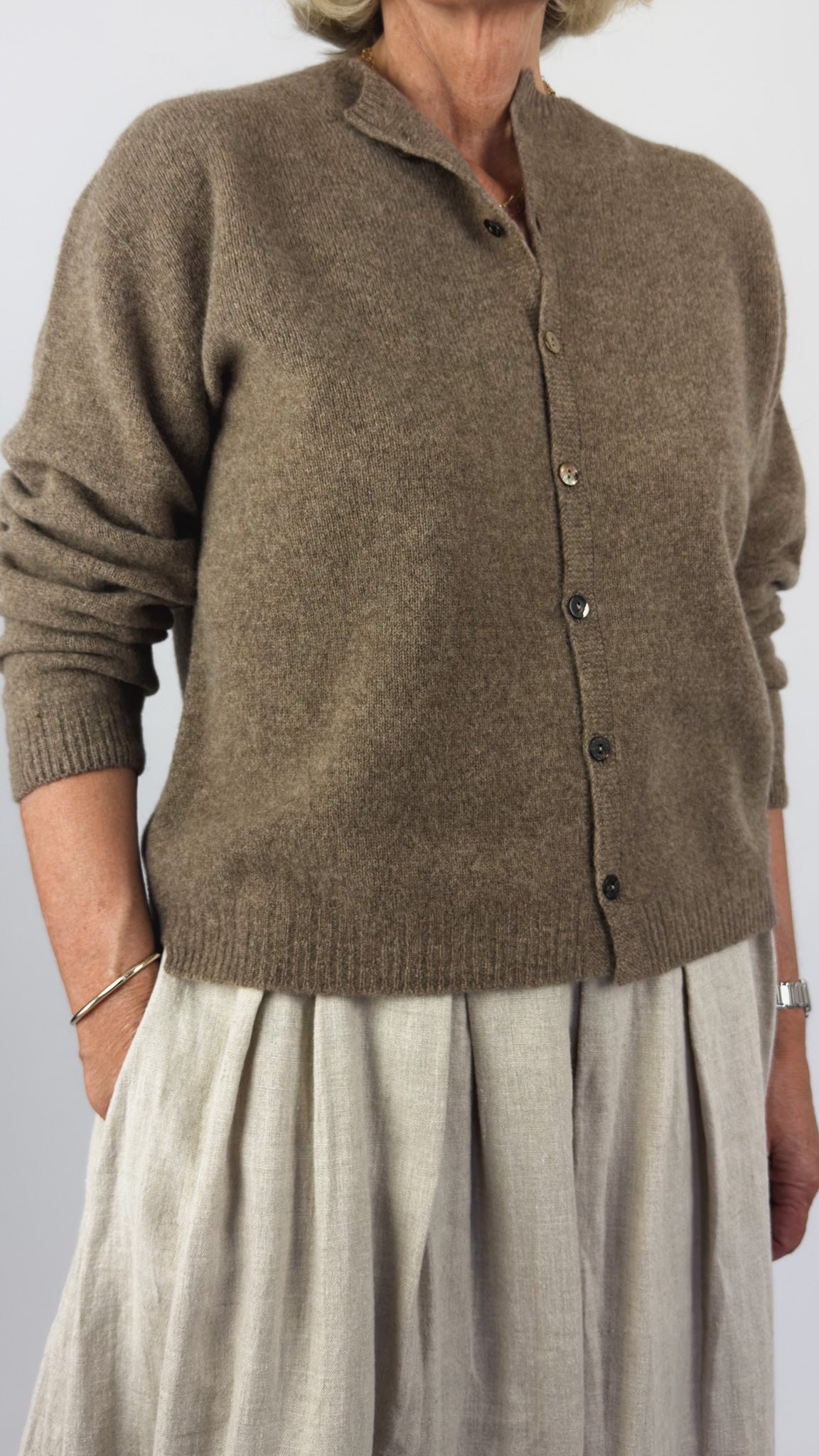 Pas De Calais 2711 Crewneck Cardigan Brown