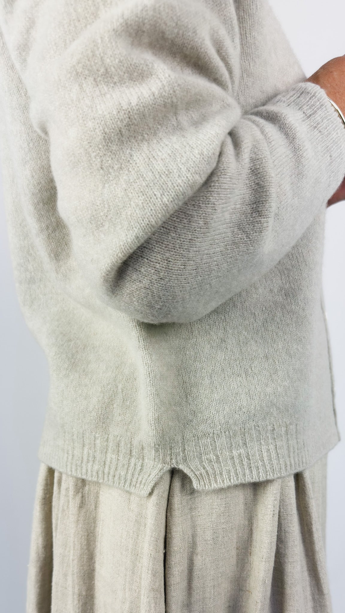 Pas De Calais 2711 Crewneck Cardigan Greige