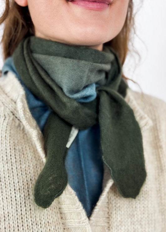 Mirror In The Sky A459 Scarf Shadow/Macadam