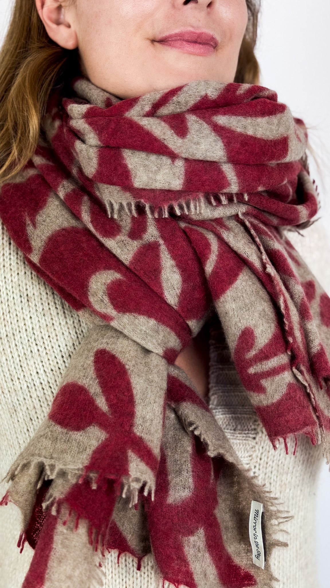 Mirror In The Sky A350 Shawl Flower Toast/Ruby