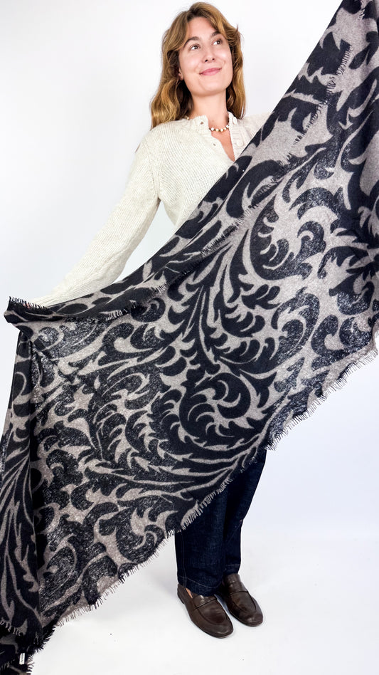 Mirror In The Sky A350 Shawl Flower Coffee/Black