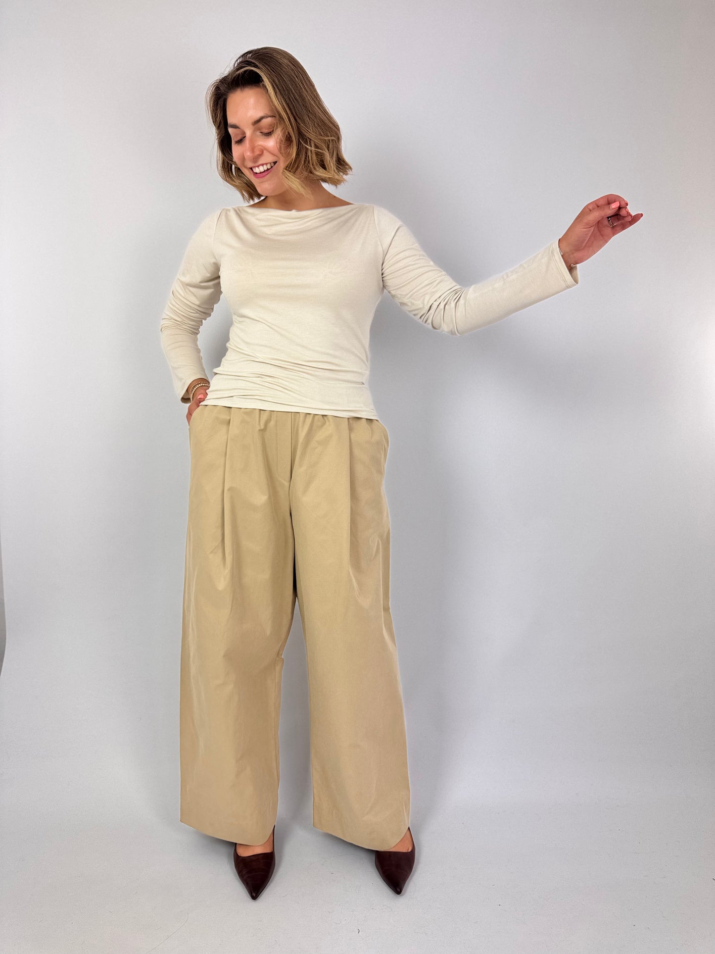 Les Filles d'Ailleurs 366 Trousers Camel
