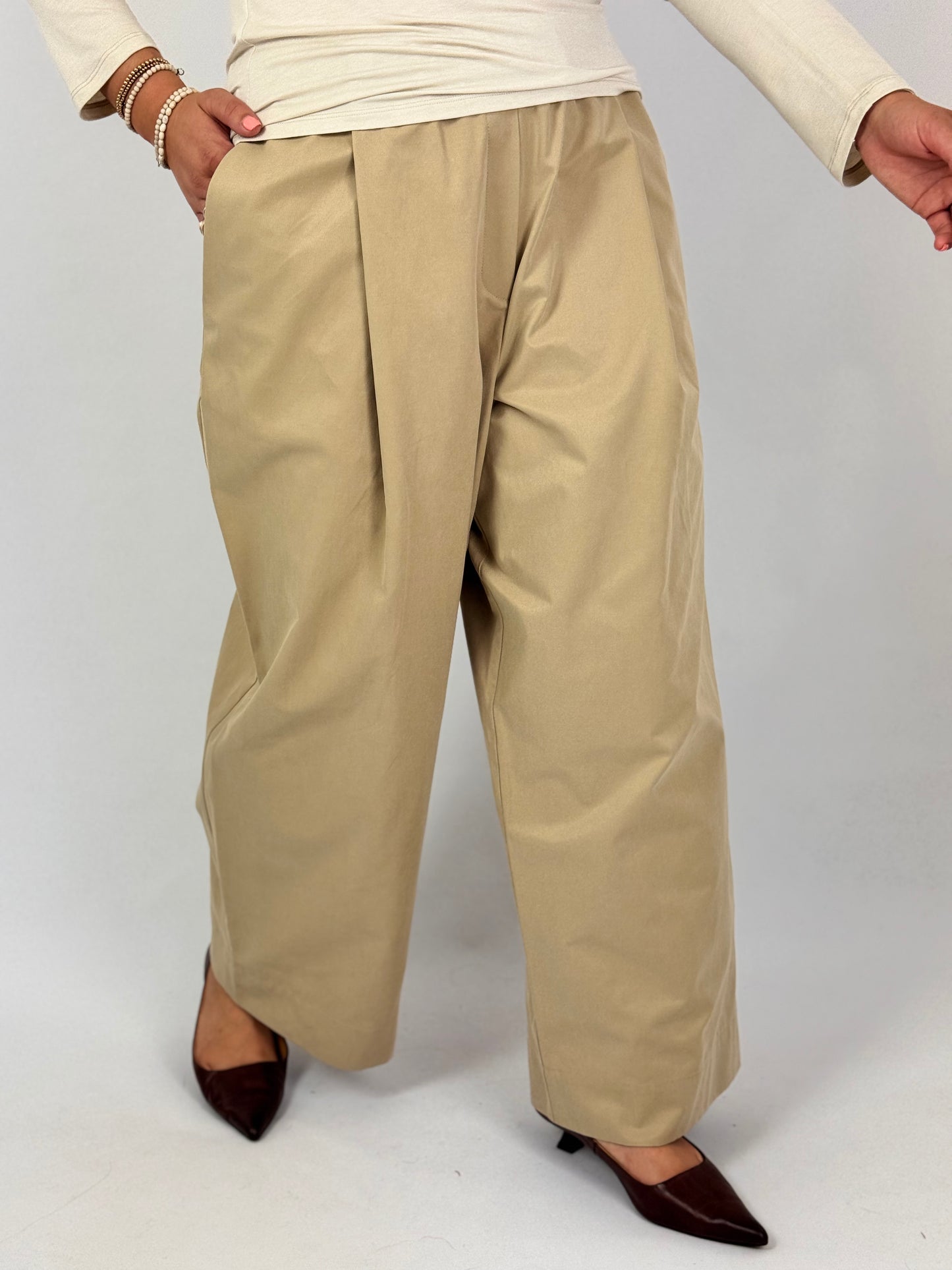 Les Filles d'Ailleurs 366 Trousers Camel