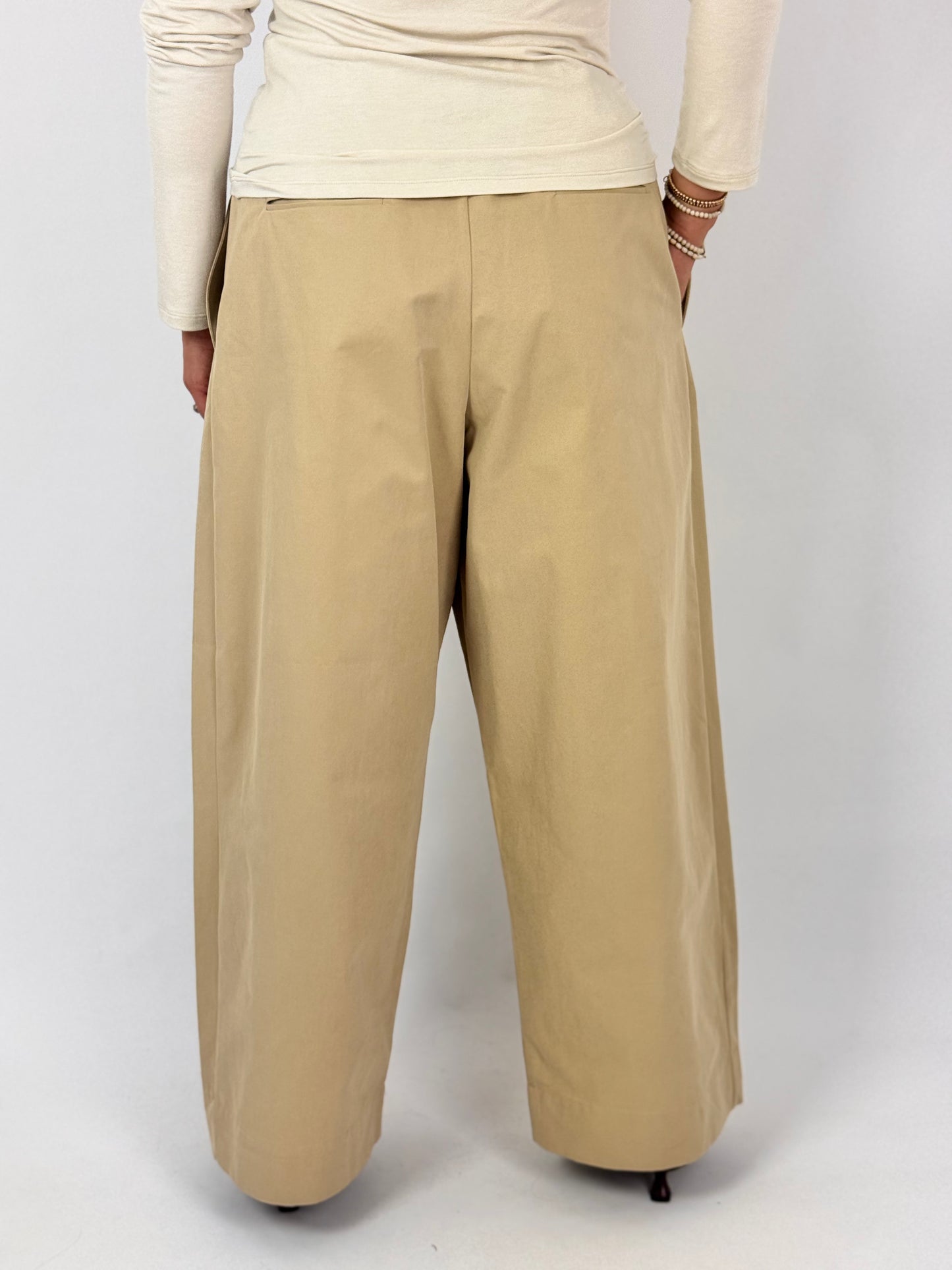 Les Filles d'Ailleurs 366 Trousers Camel