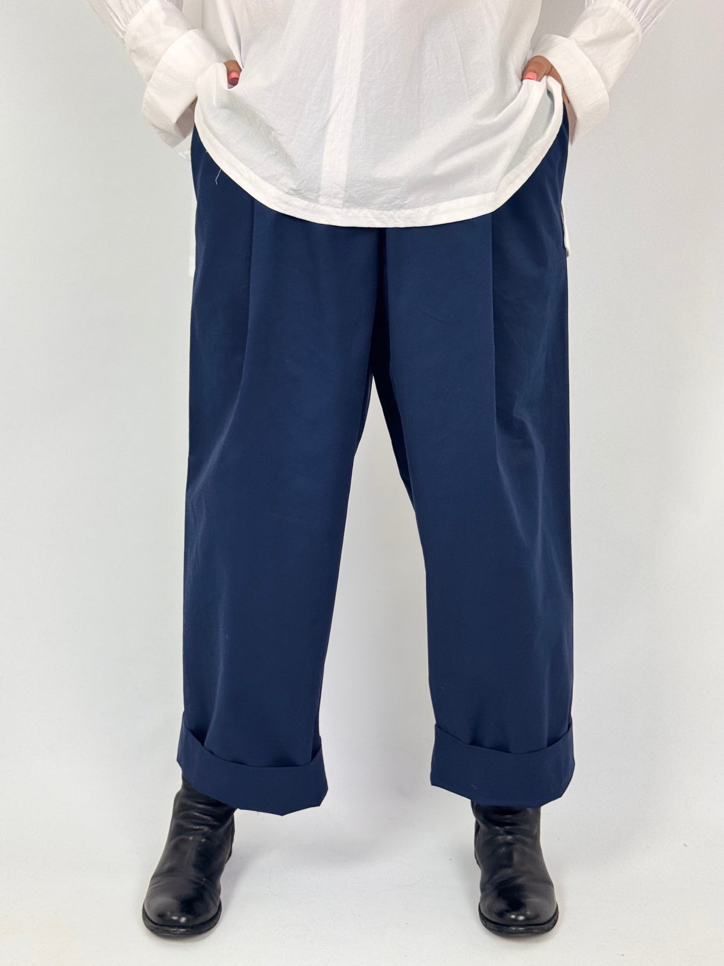 Les Filles d'Ailleurs 366 Trousers Navy