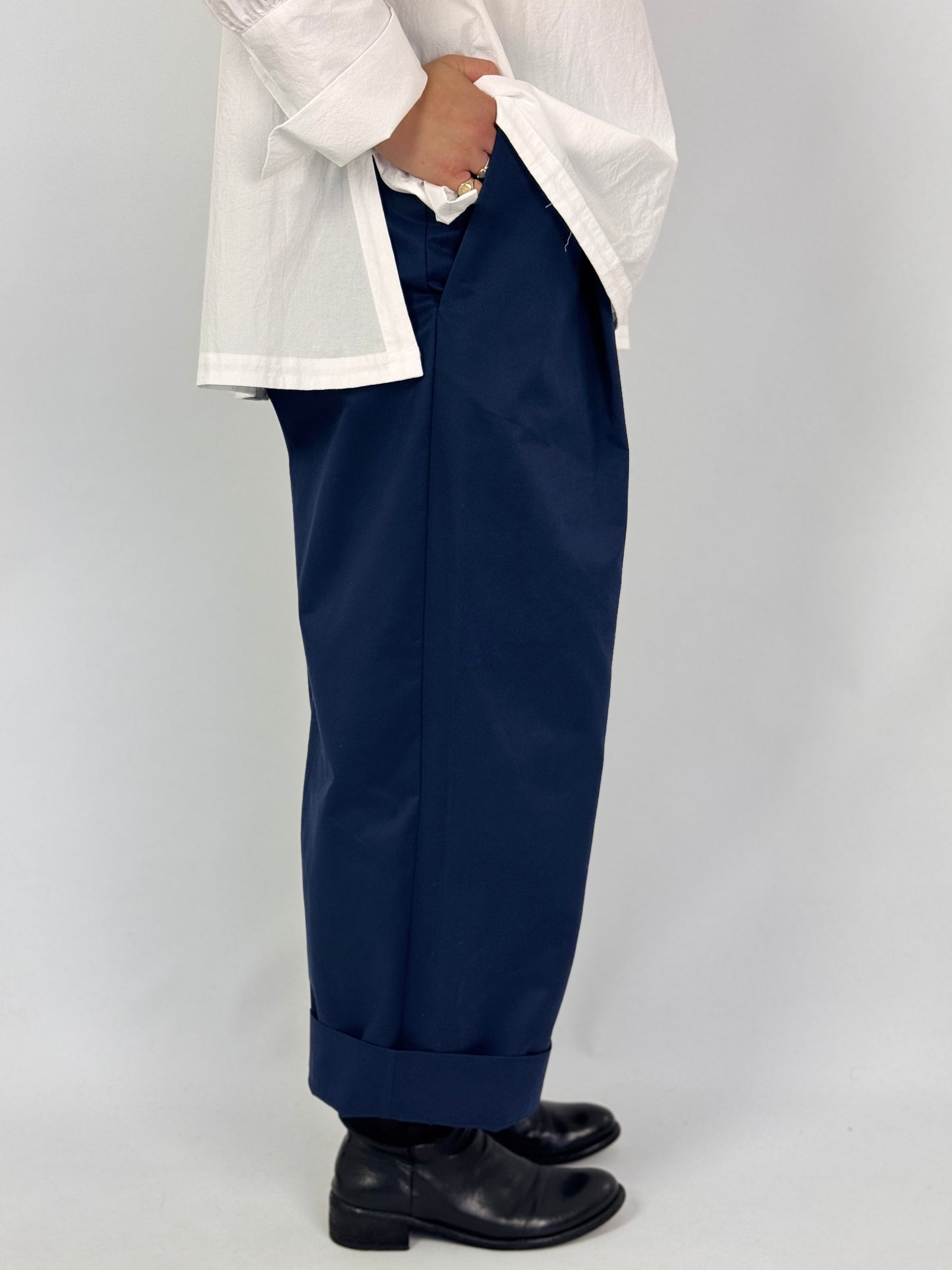 Les Filles d'Ailleurs 366 Trousers Navy
