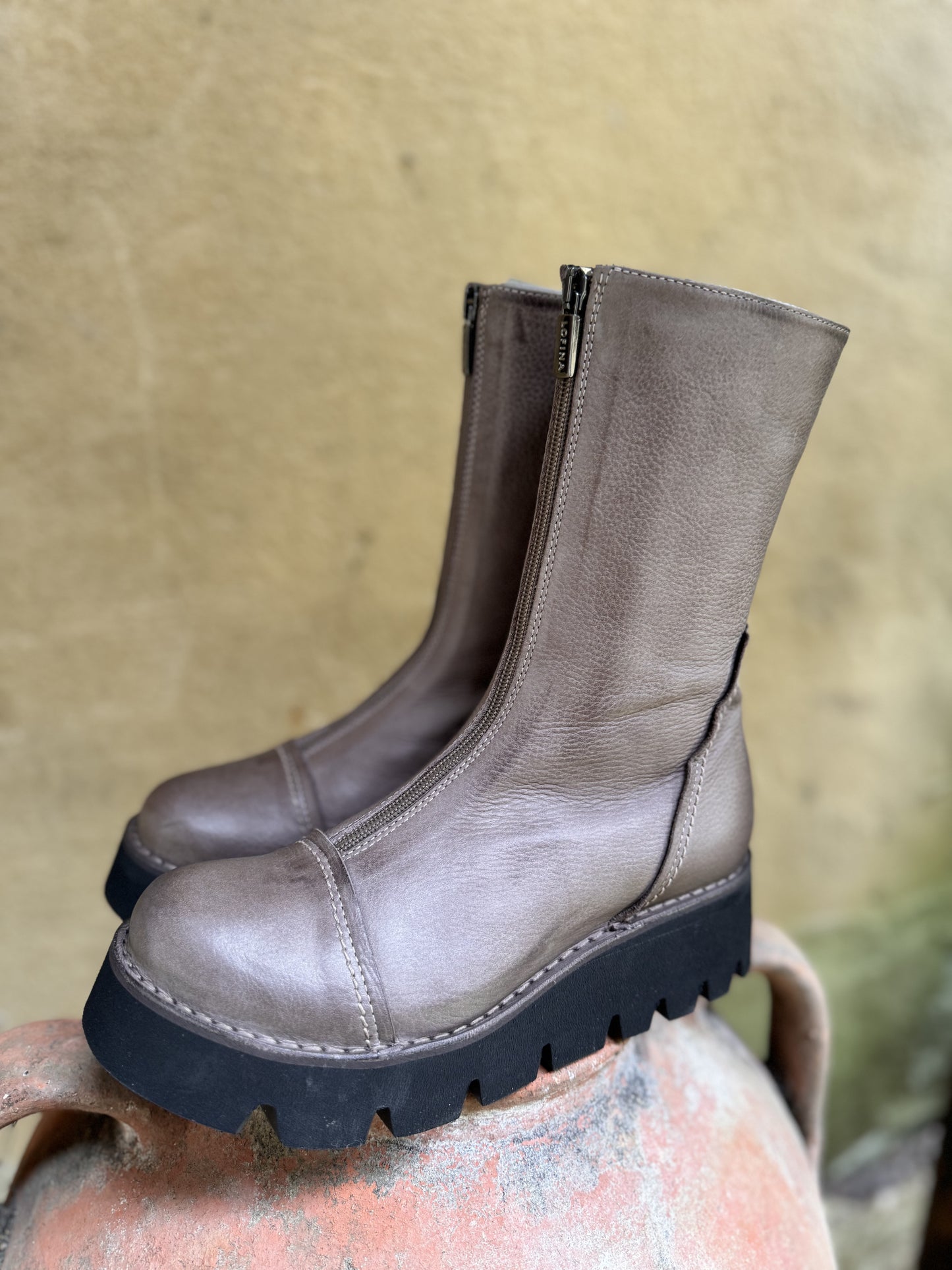 Lofina 6000 Boots Smog