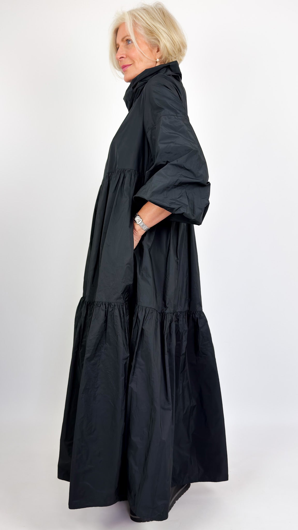 Neirami 320 Dress Black