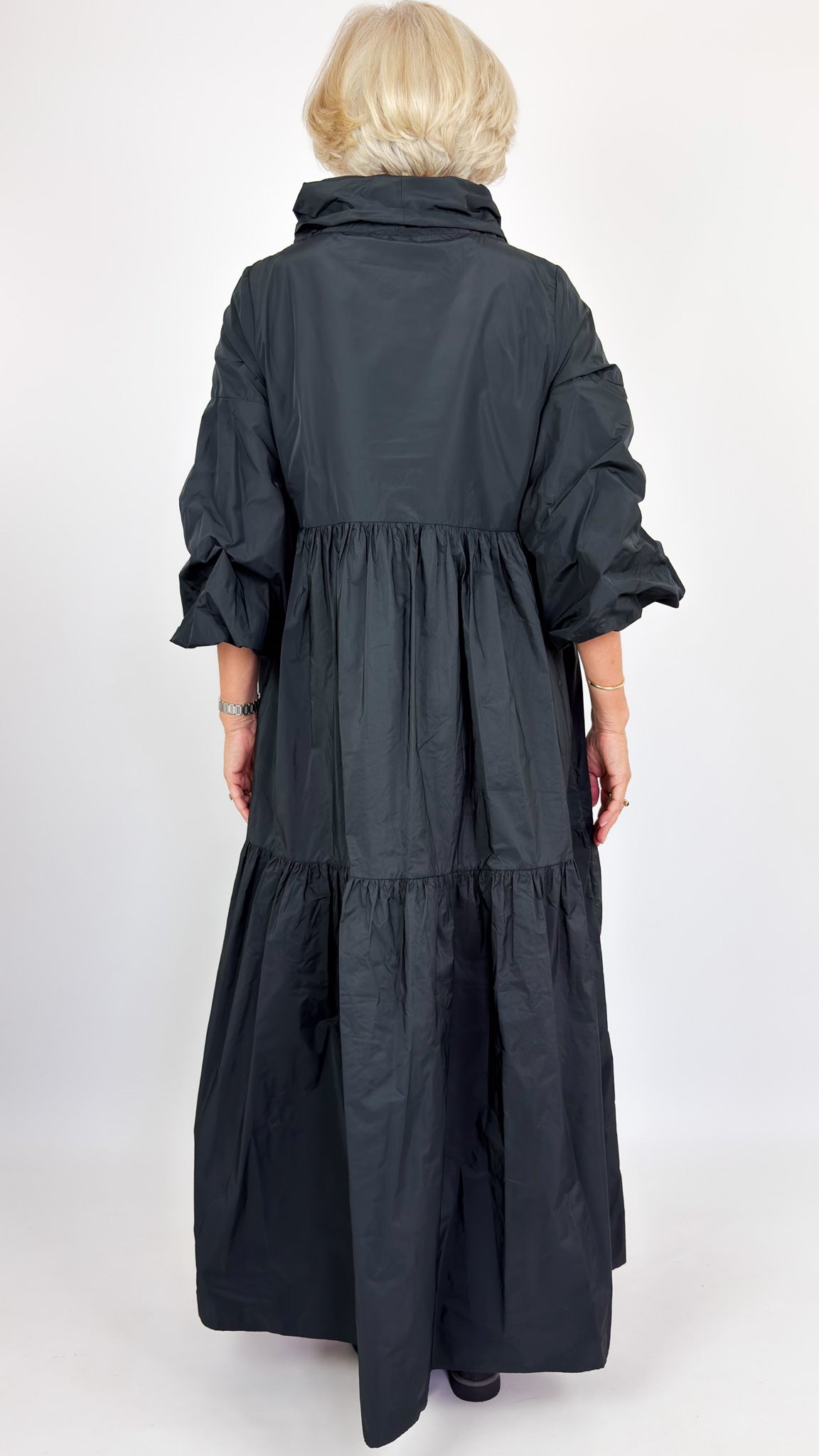 Neirami 320 Dress Black