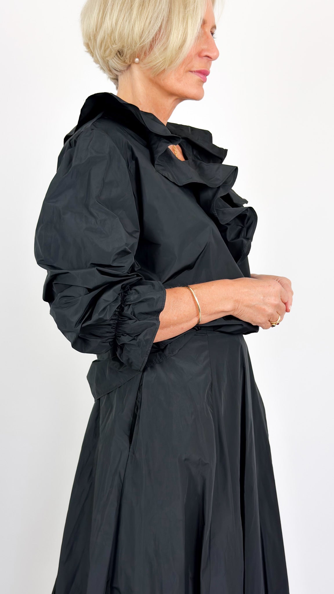 Neirami 302 Shirt Black