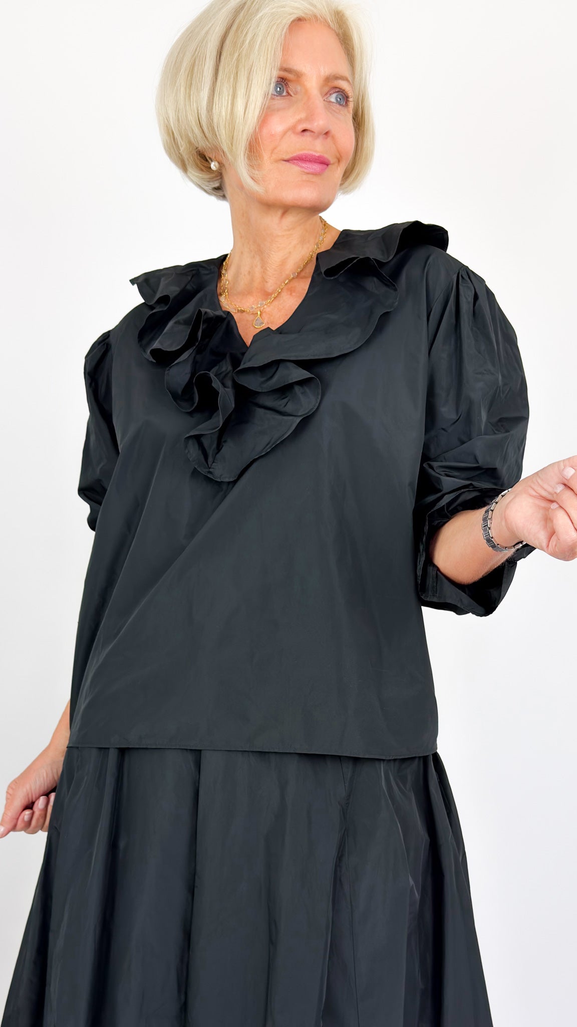 Neirami 302 Shirt Black