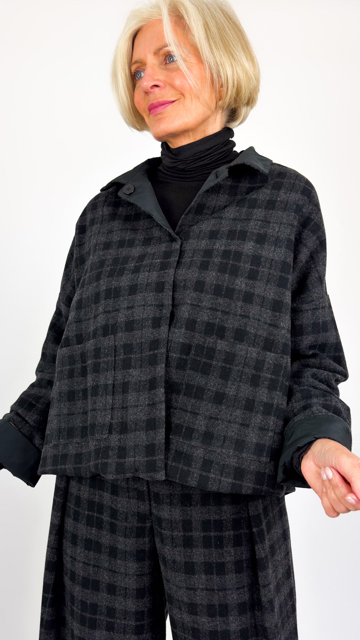 Niermai 322 Jacket Black