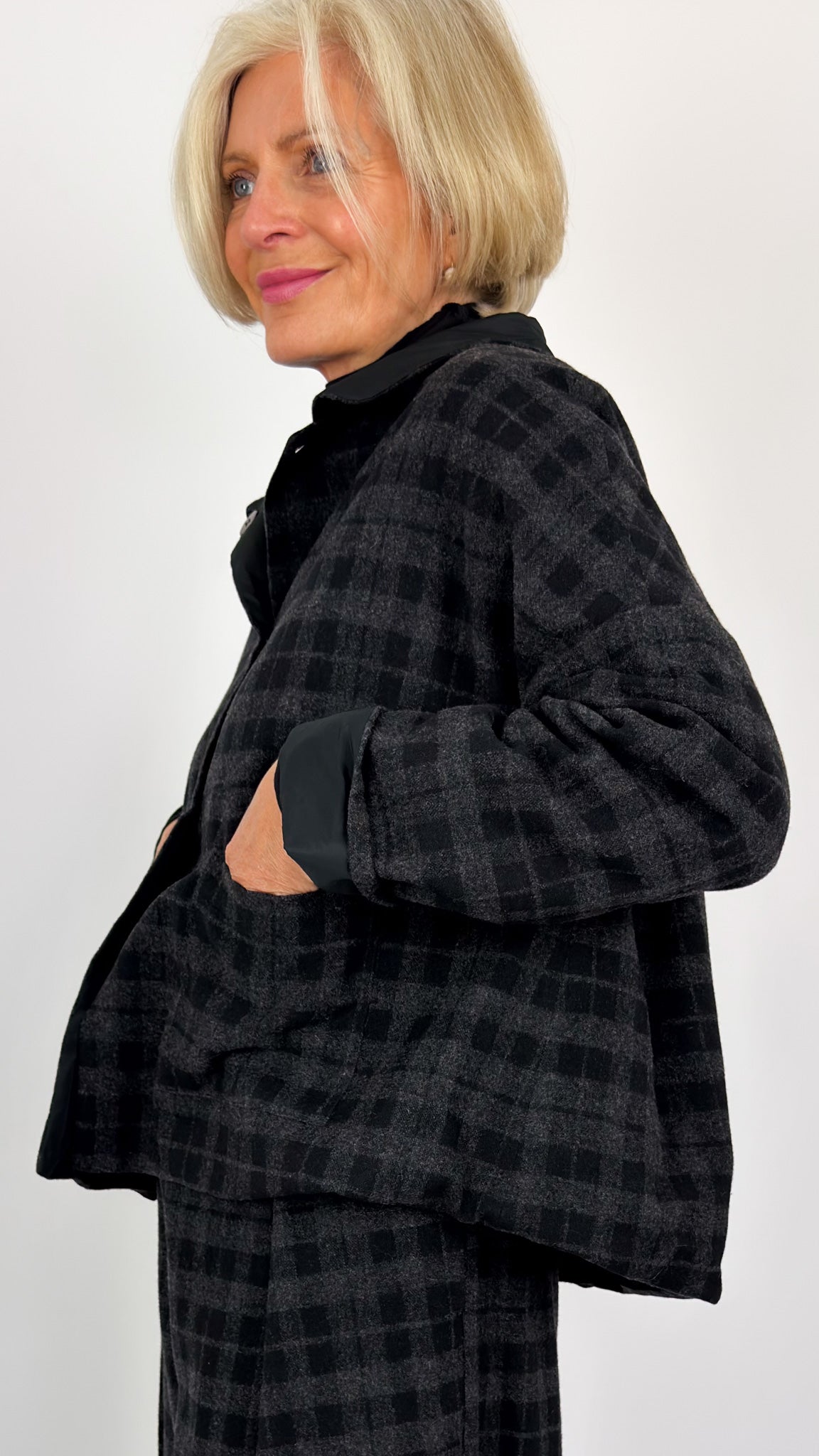 Niermai 322 Jacket Black