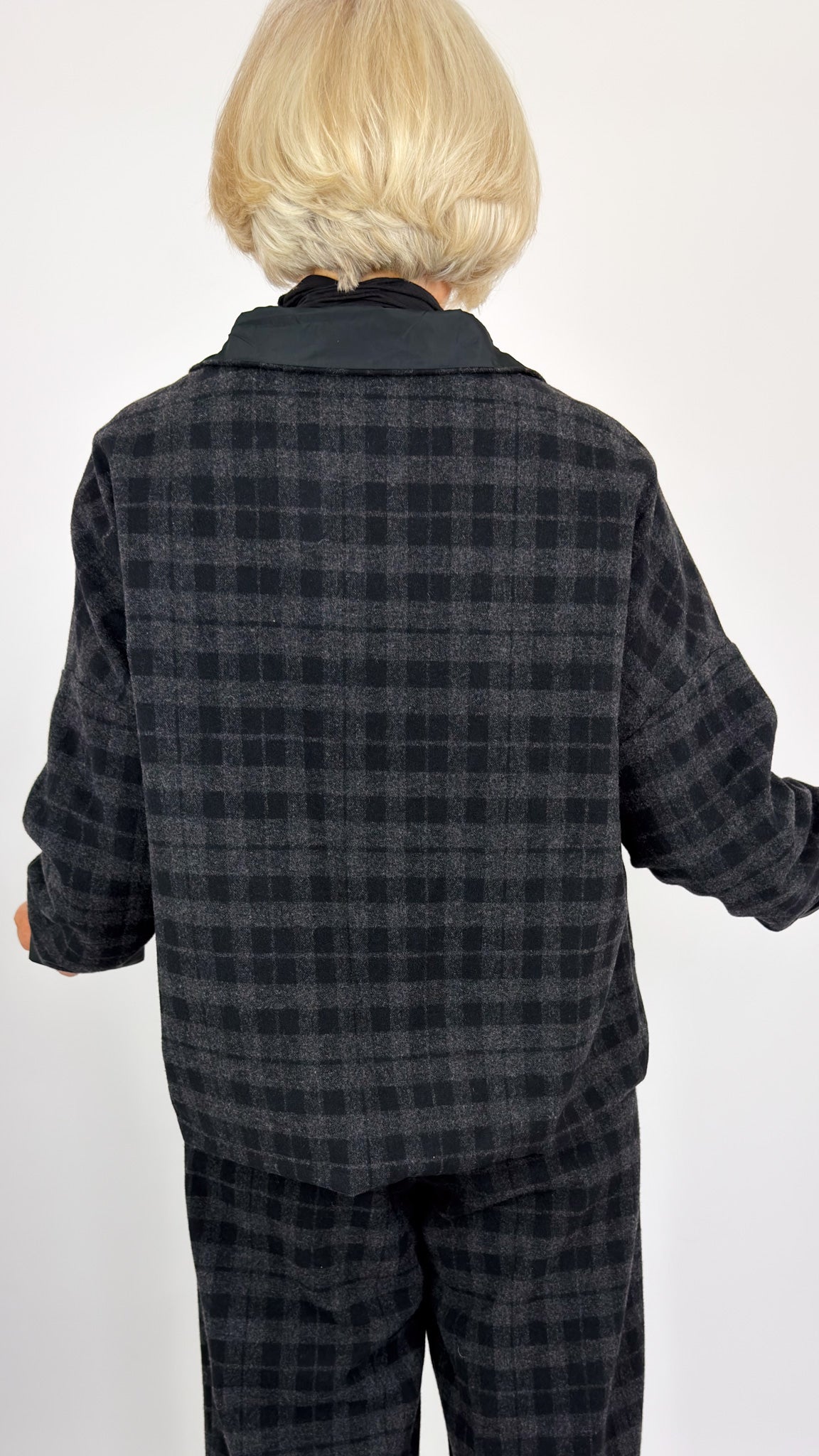Niermai 322 Jacket Black