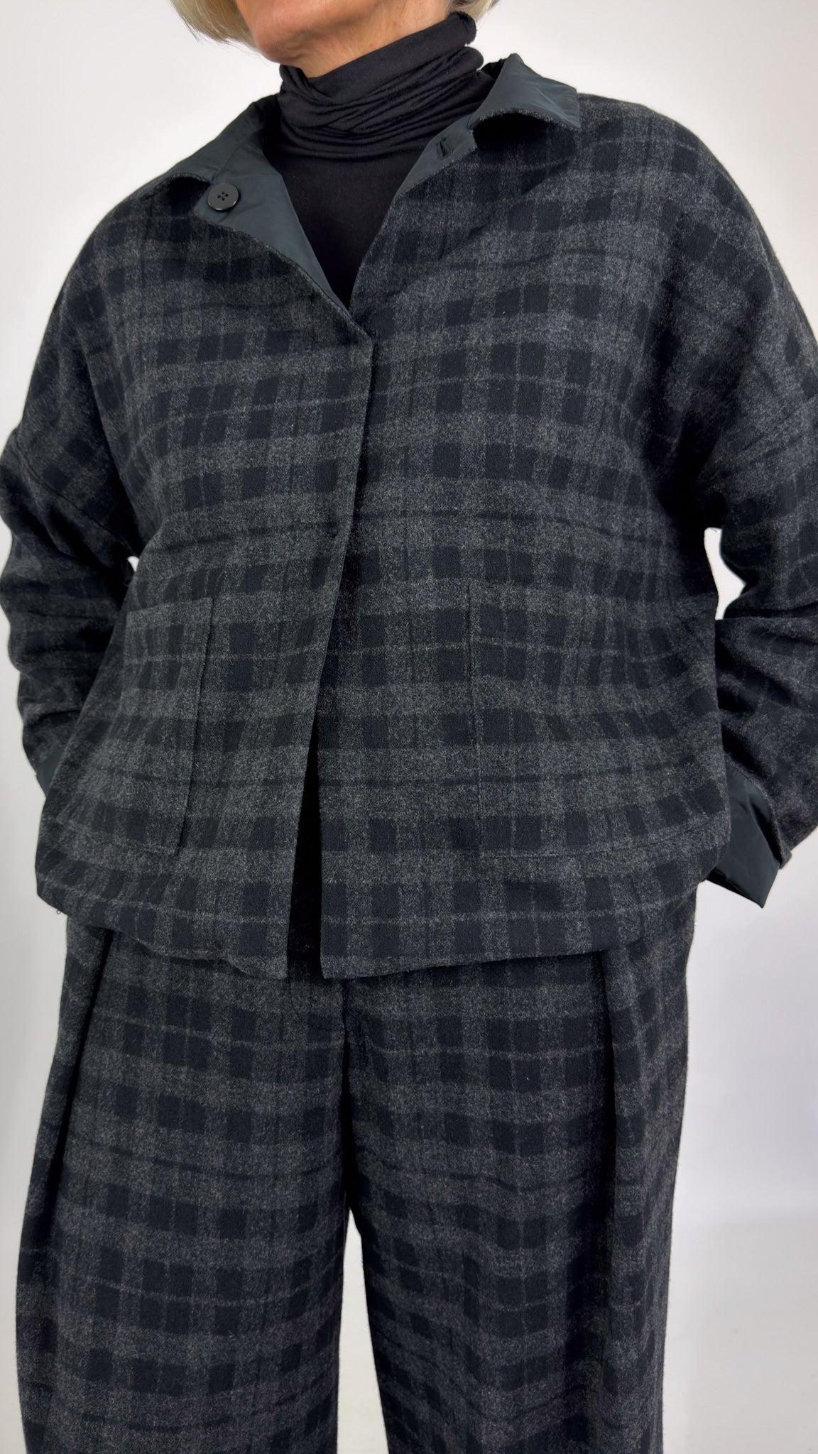 Niermai 322 Jacket Black