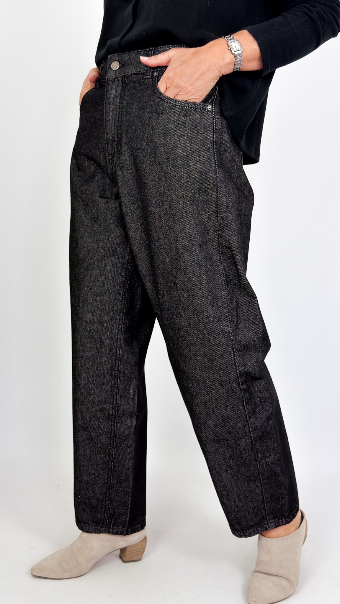 Neirami 203 Barrel Trousers Black