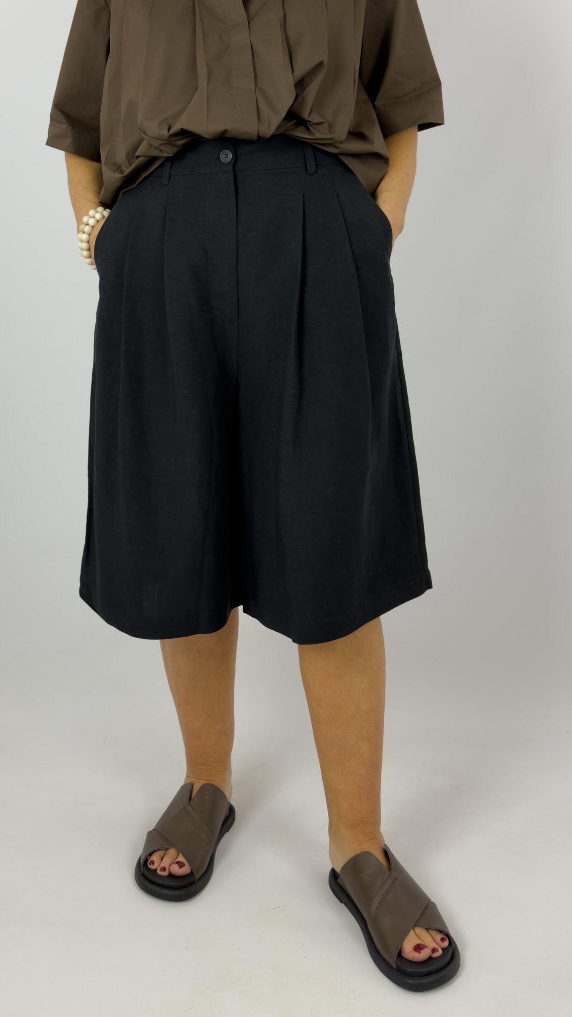 Humility Lao Shorts Black