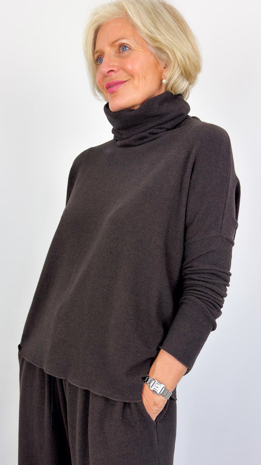 Album Di Famiglia JP Turtleneck Jumper Brown