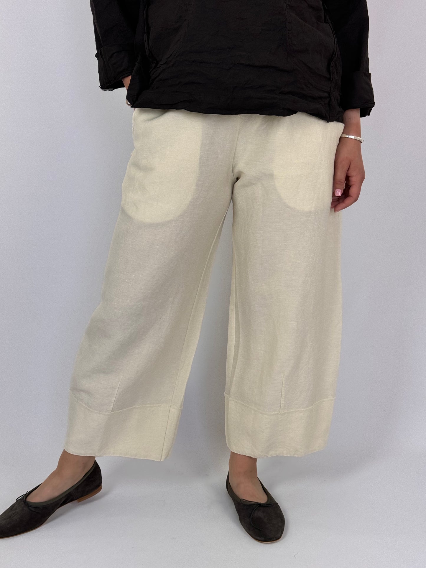 Aequamente 221 Trousers Chalk