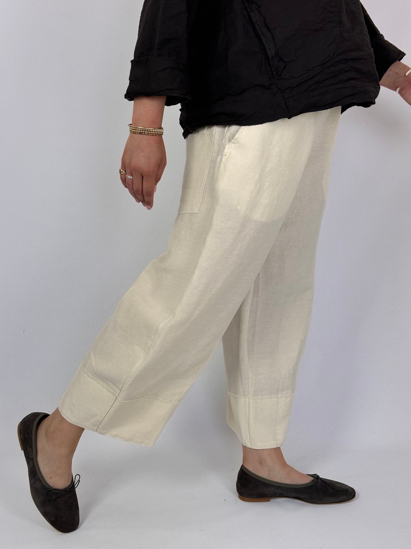 Aequamente 221 Trousers Chalk