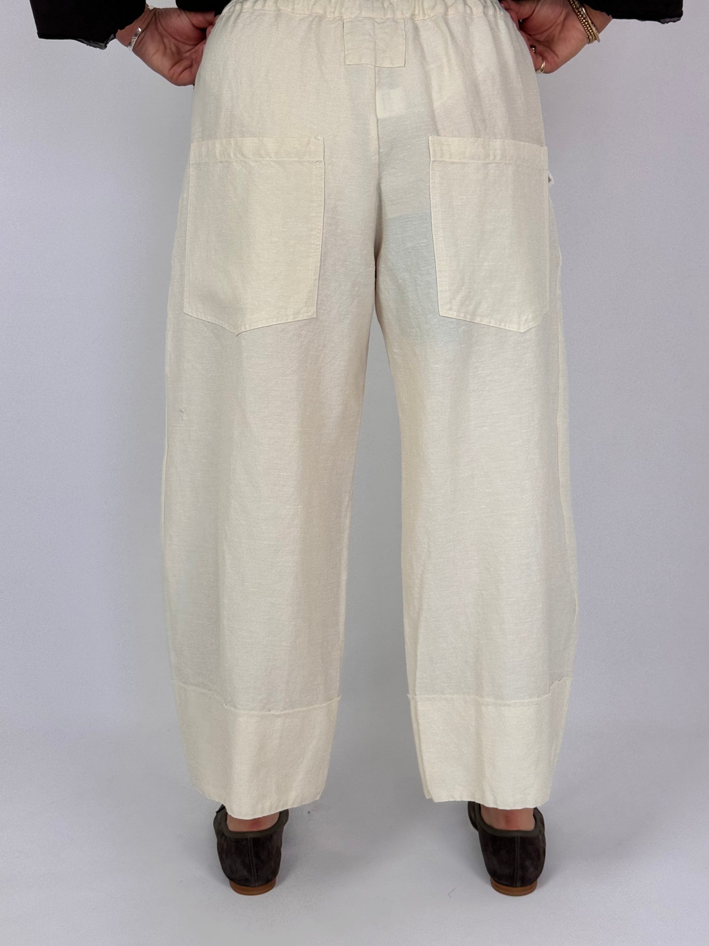 Aequamente 221 Trousers Chalk