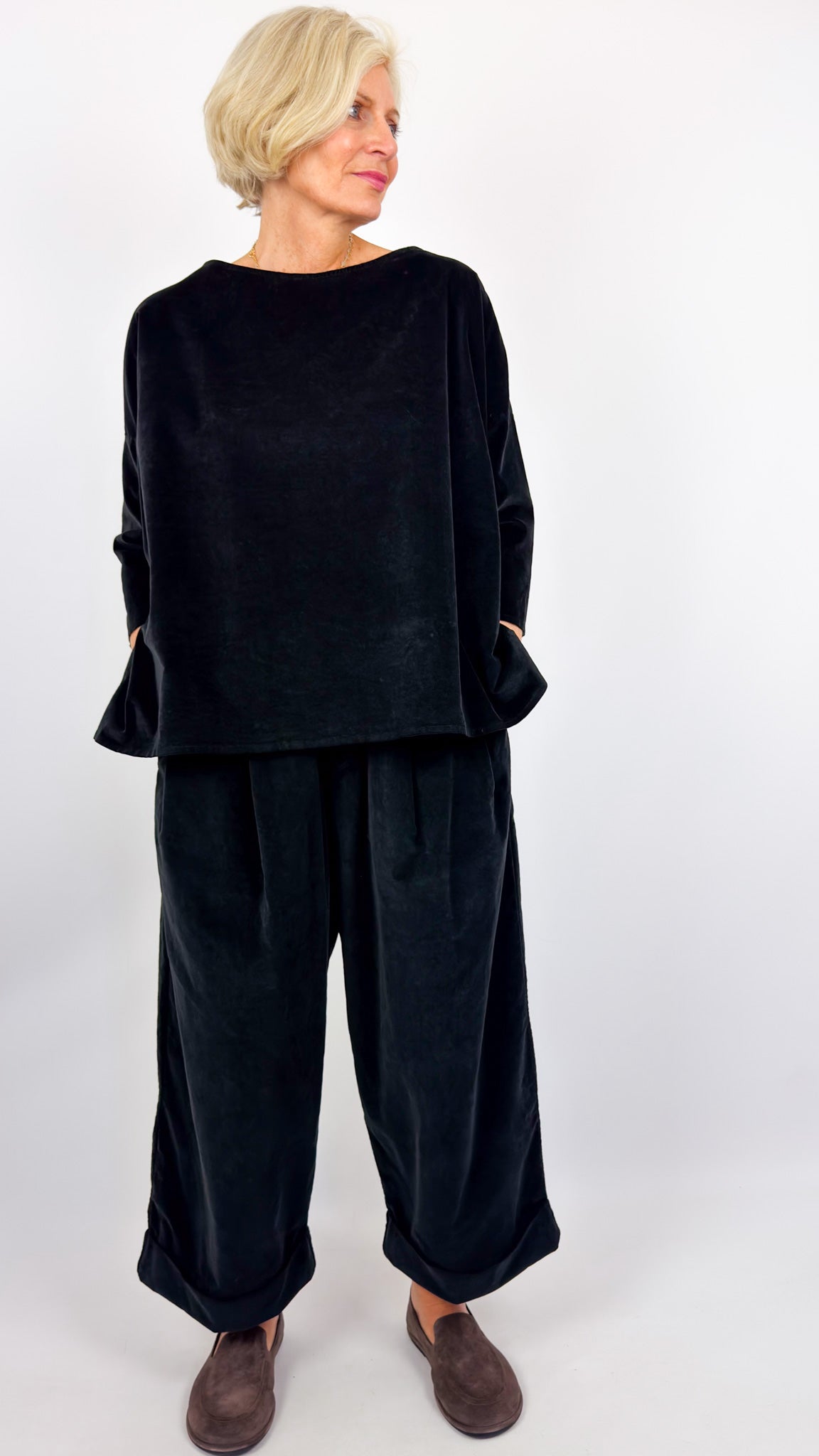 Album Di Famiglia Boatneck V Blouse Black