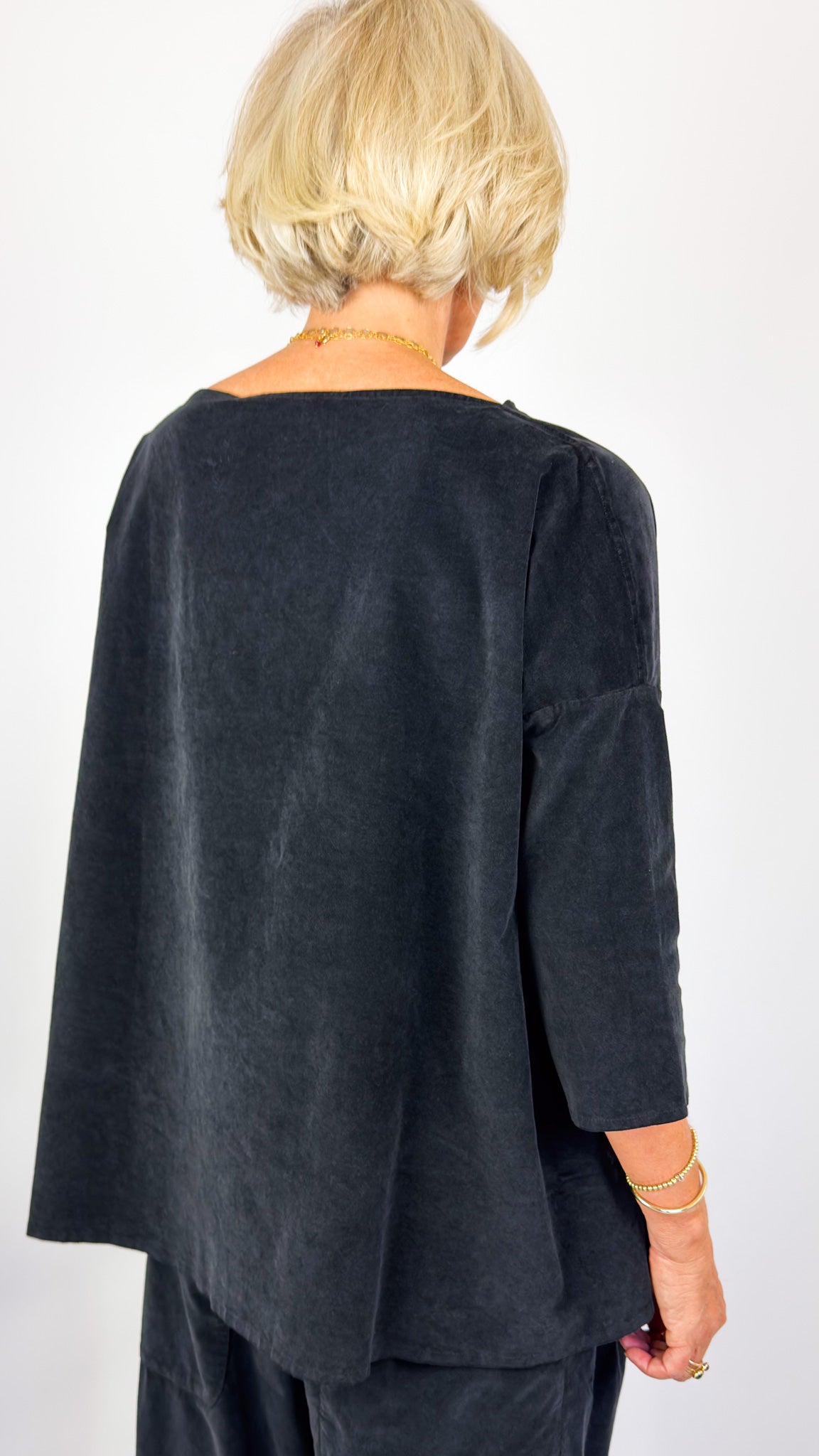 Album Di Famiglia Boatneck V Blouse Black