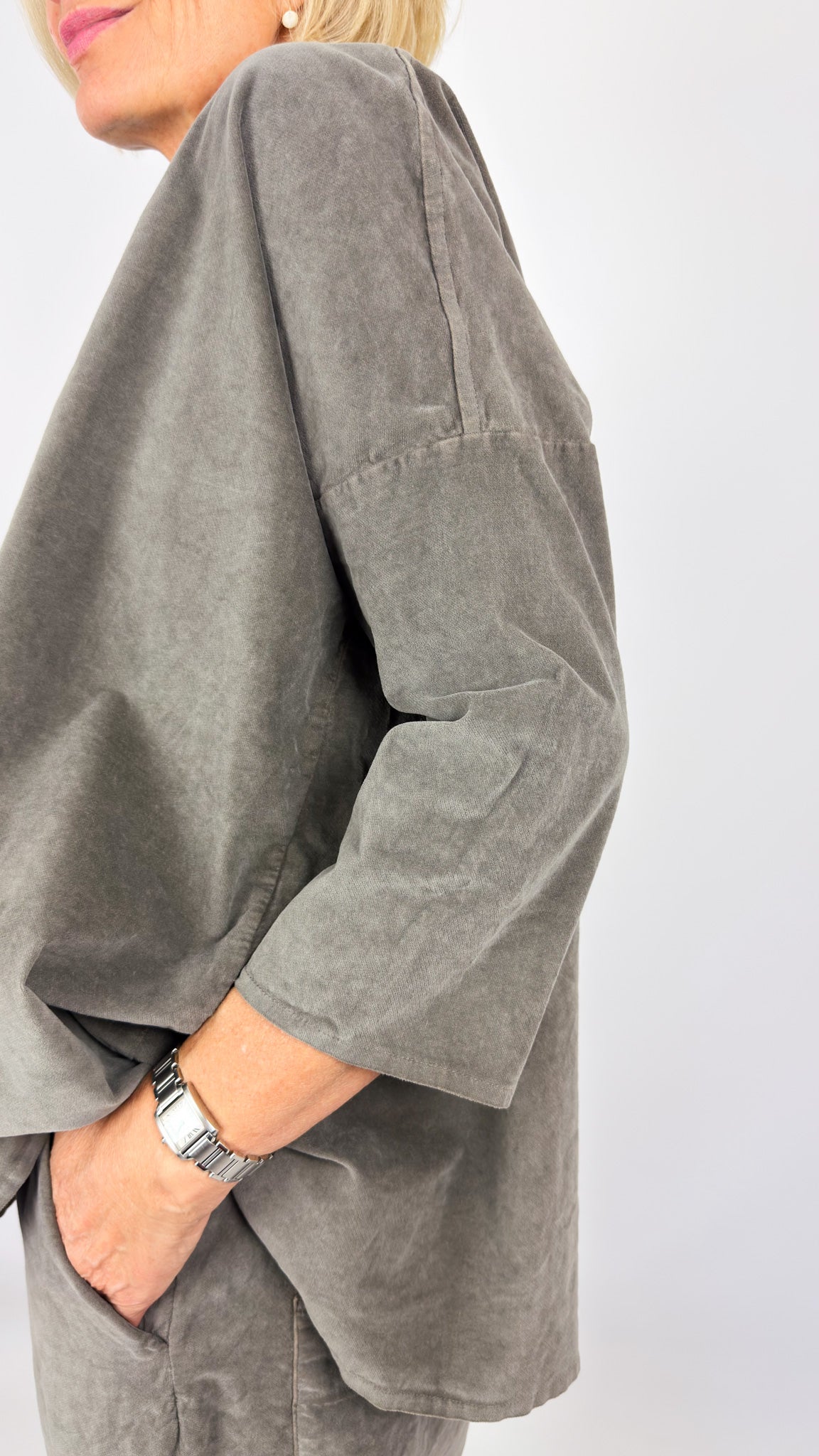 Album Di Famiglia Boatneck V Blouse Taupe