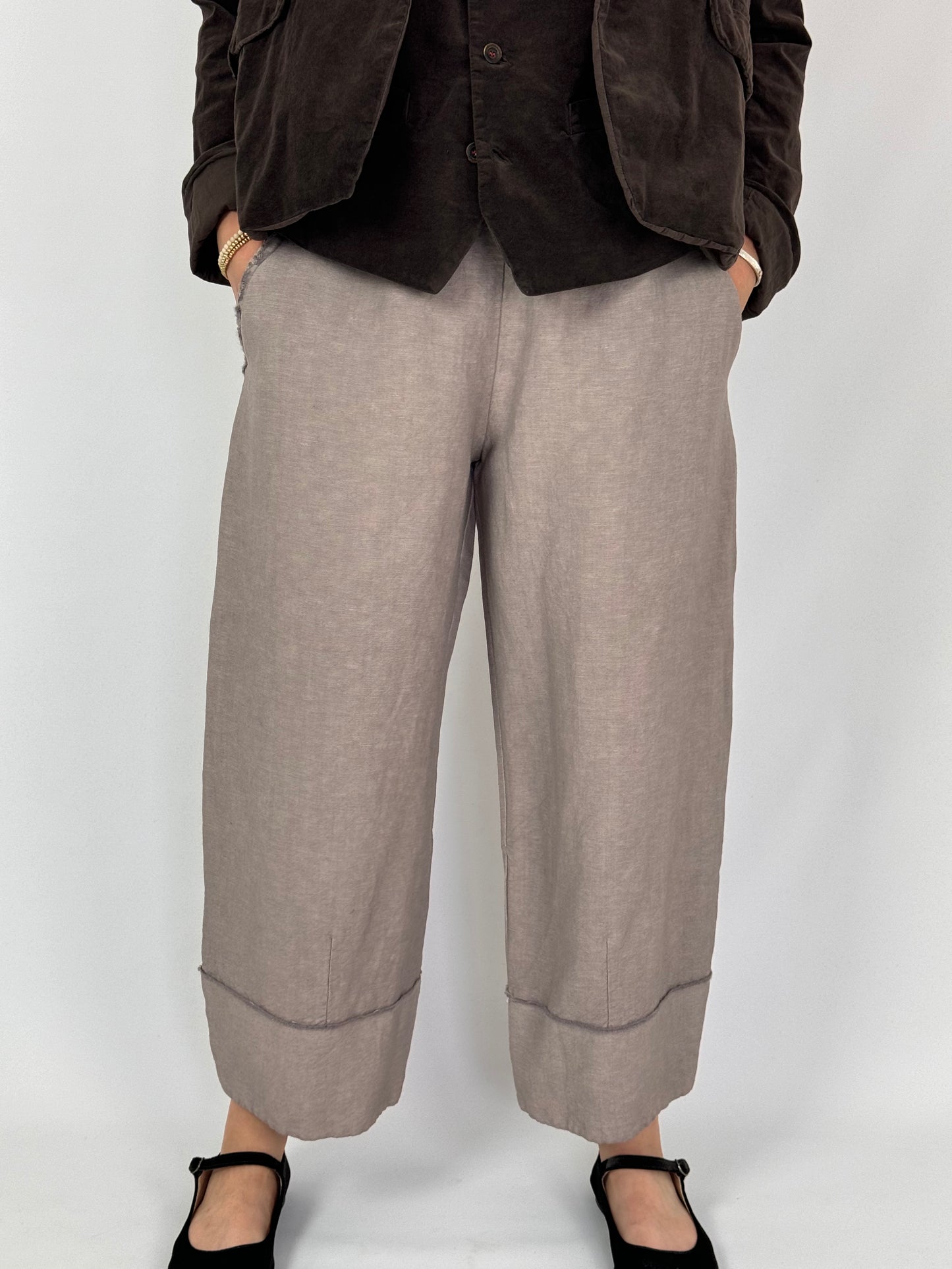 Aequamente 221 Trousers Taupe