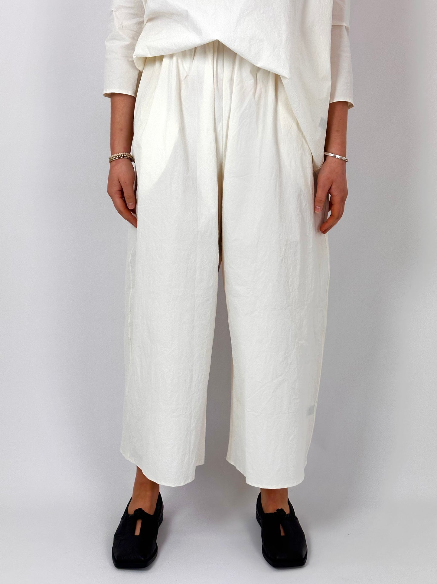 Album Wrinkled Trousers Off-White