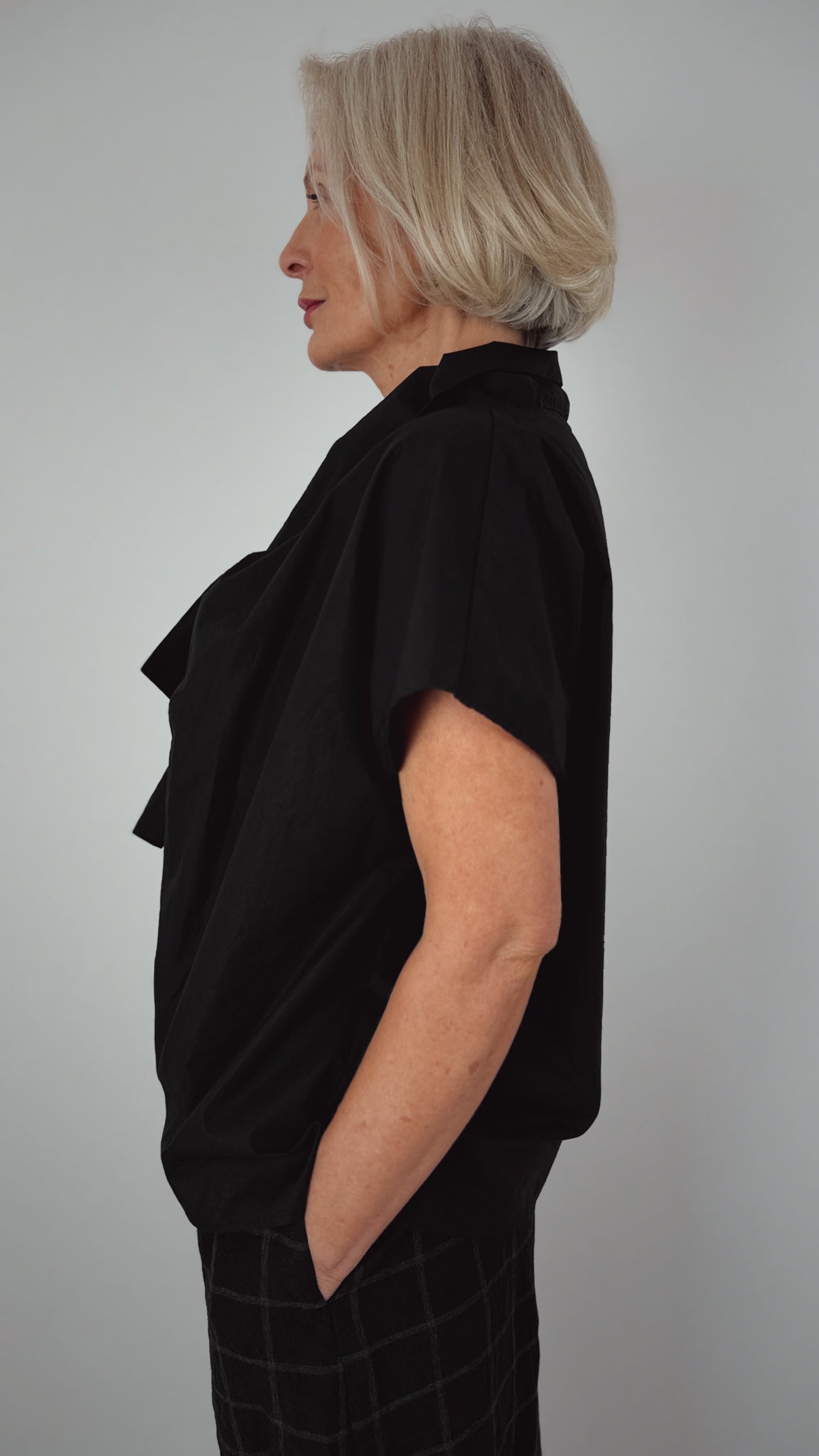 Neirami 207PO Top Black