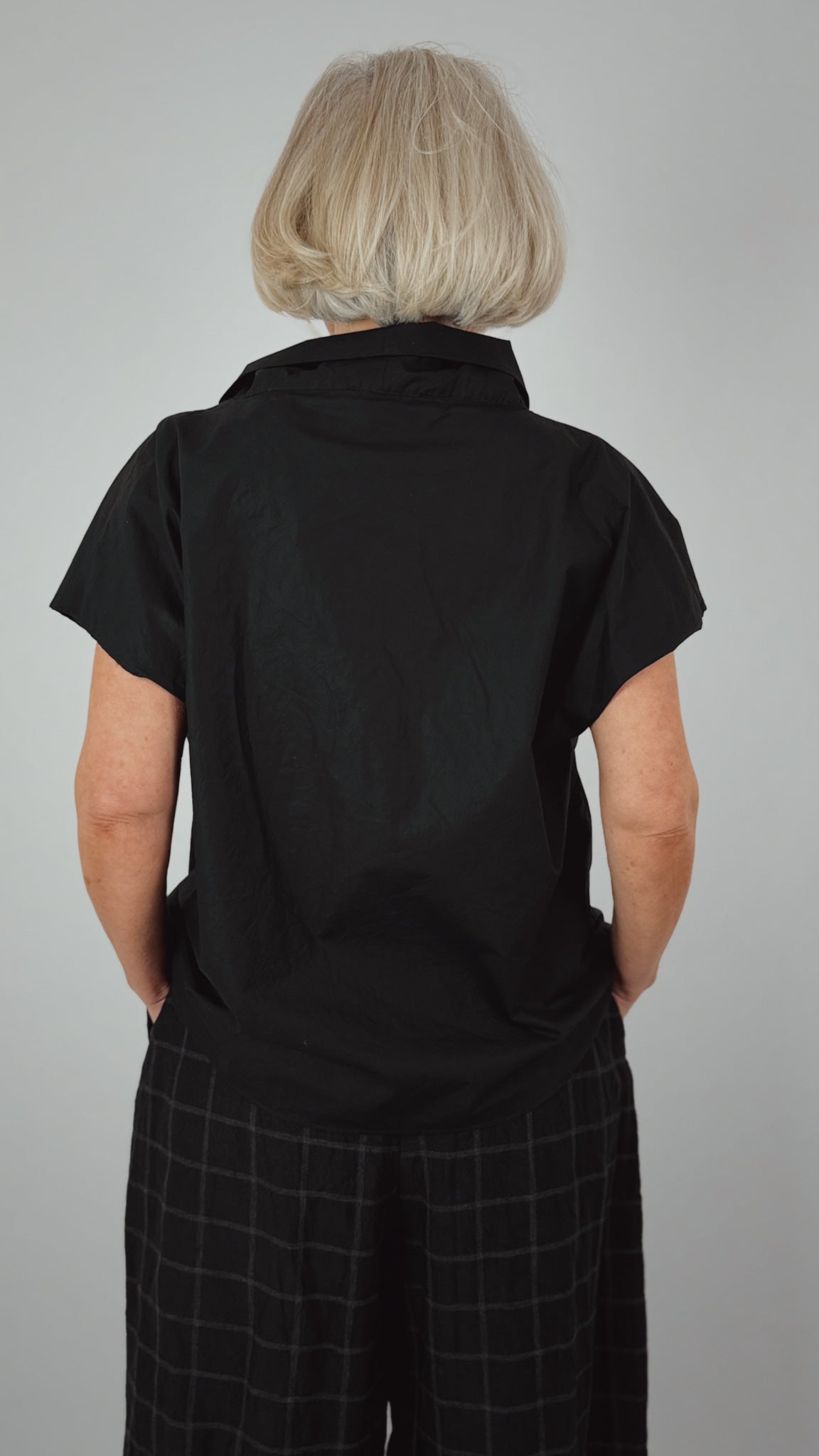 Neirami 207PO Top Black