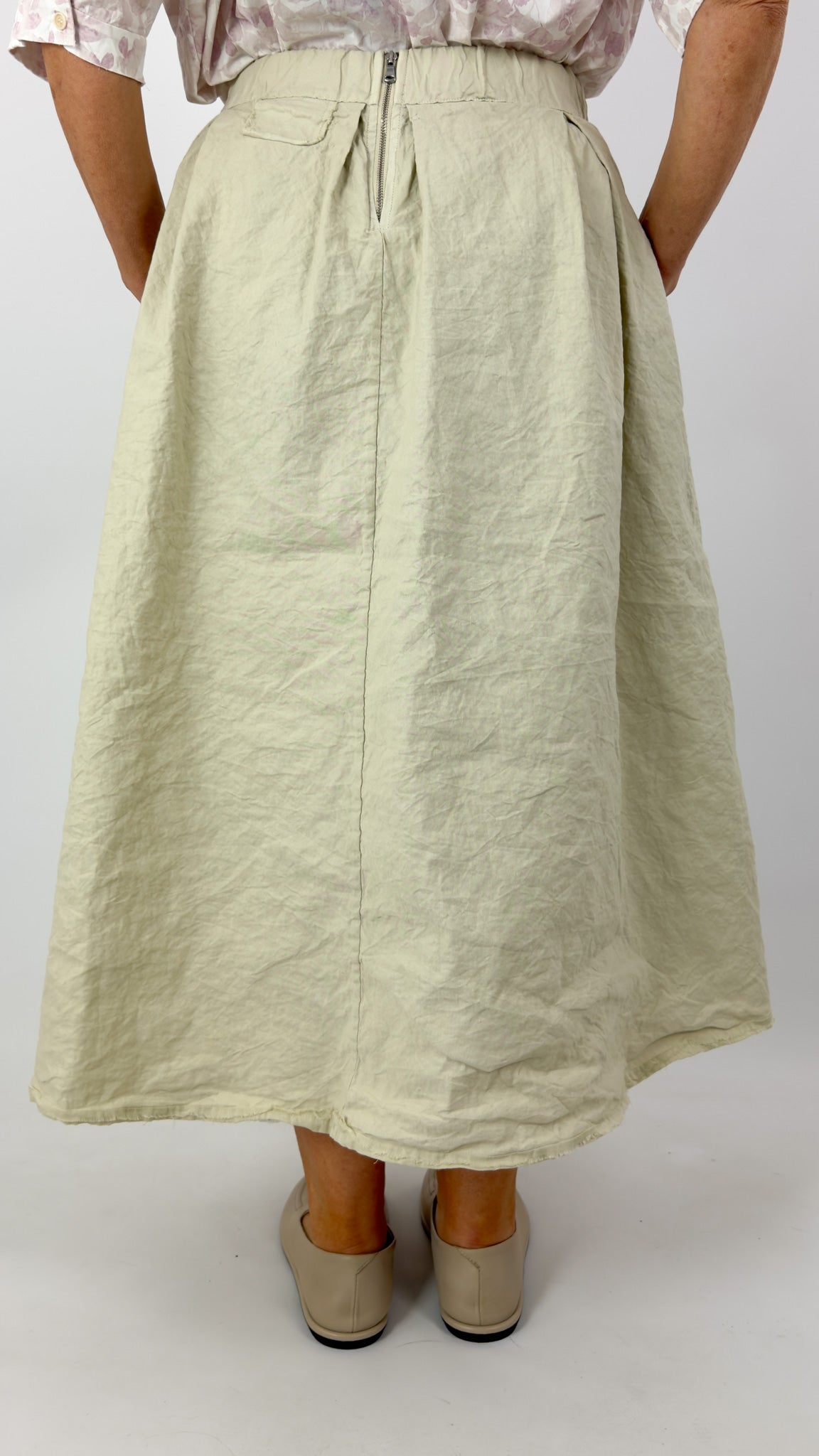 Aequamente 108 Skirt Sand