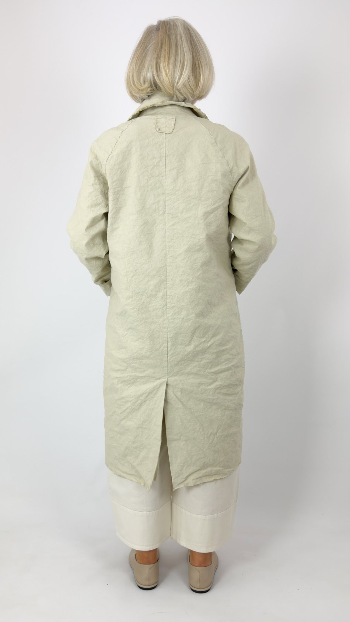 Aequamente 100 Coat Sand