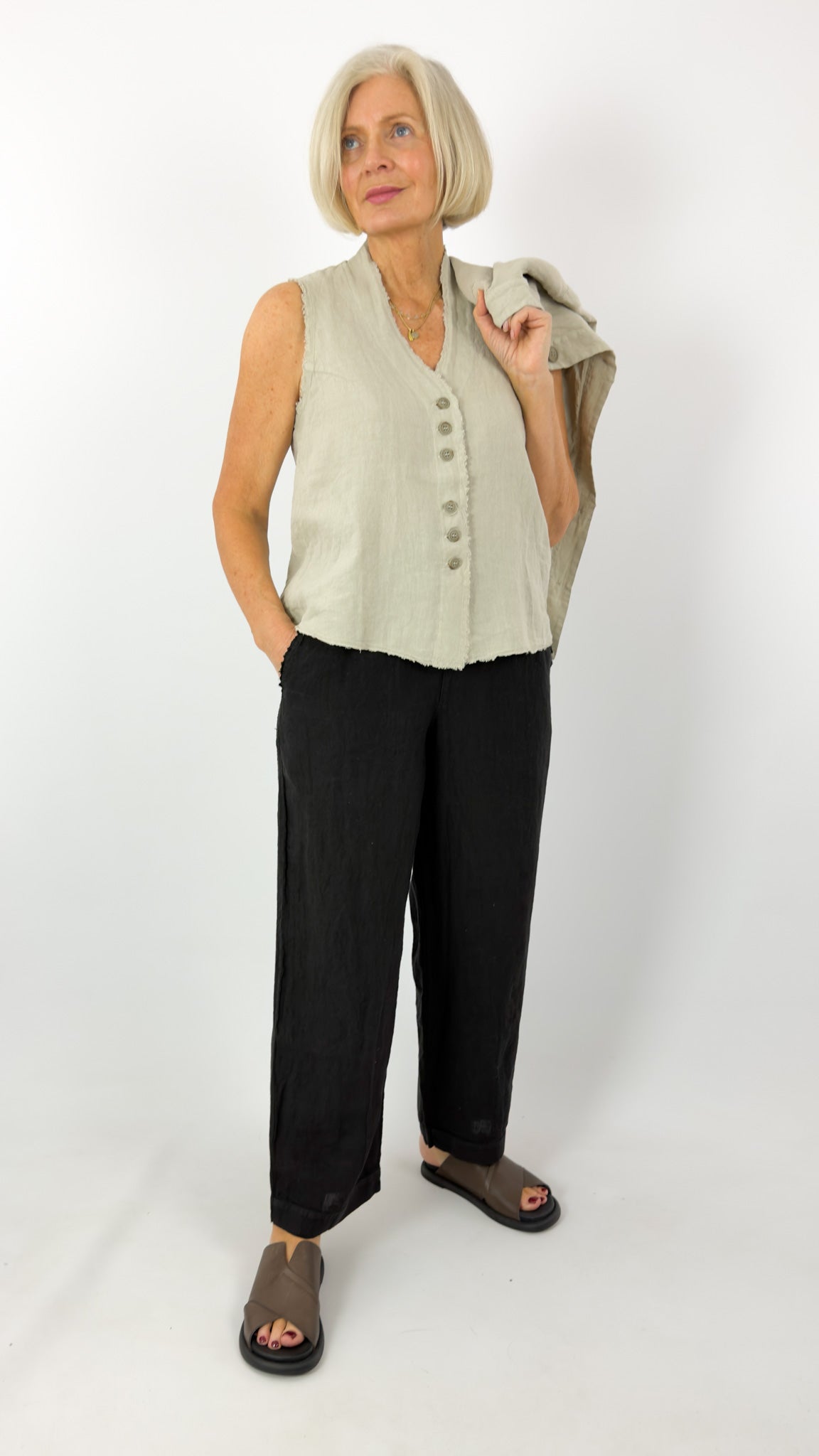 Aequamente 119 Waistcoat Sand